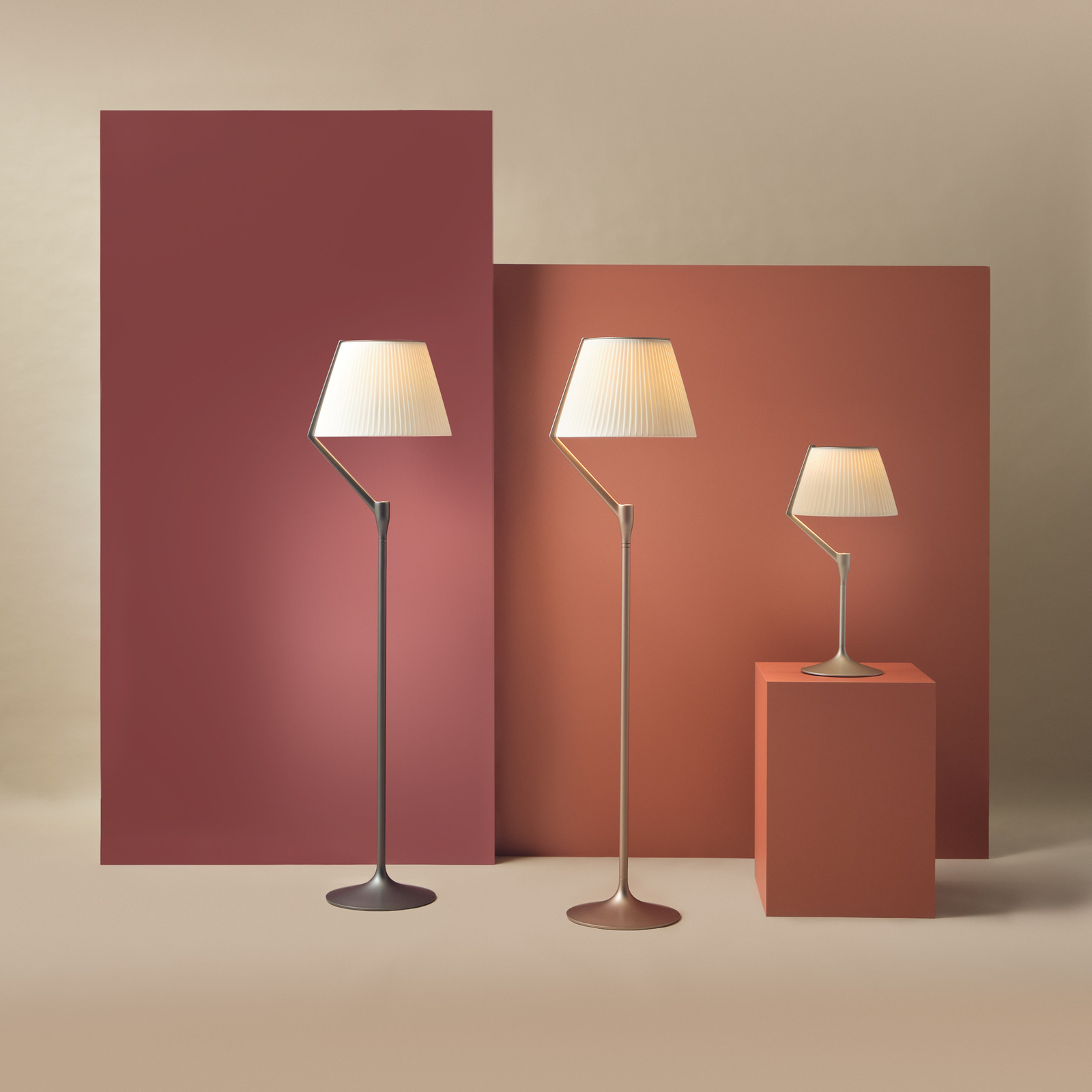 Kartell LED-Tischleuchte Angelo Stone, goldfarben, dimmbar