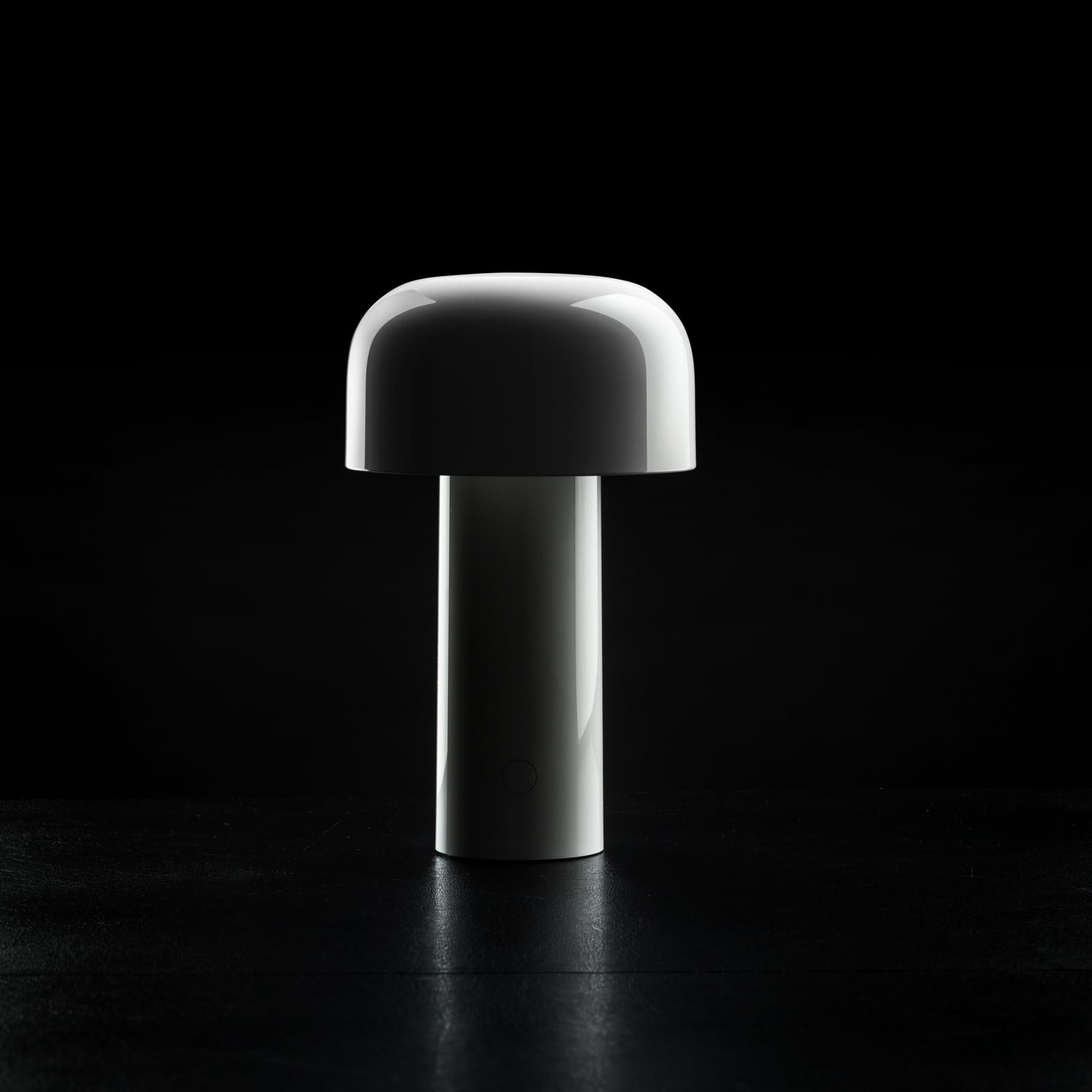 Lampada LED da tavolo Bellhop, bianca, 21 cm, dimmerabile, IP54 - FLOS Lampada LED da tavolo Bellhop, bianca, 21 cm, dimmerabile, IP54 - FLOS