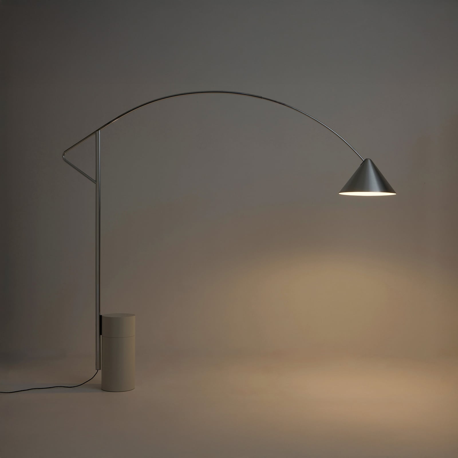 Lampa podłogowa HAY Compass, aluminium, wysokość 217 cm, E27