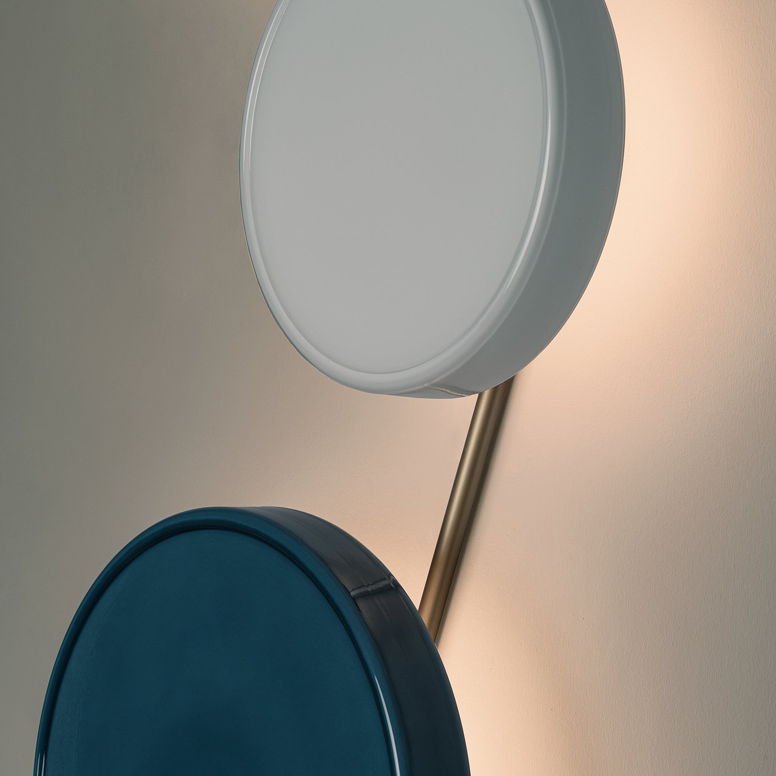 MARSET LED-Wandlampe Caramel, opal, Ø 22 cm, TRIAC, Glas