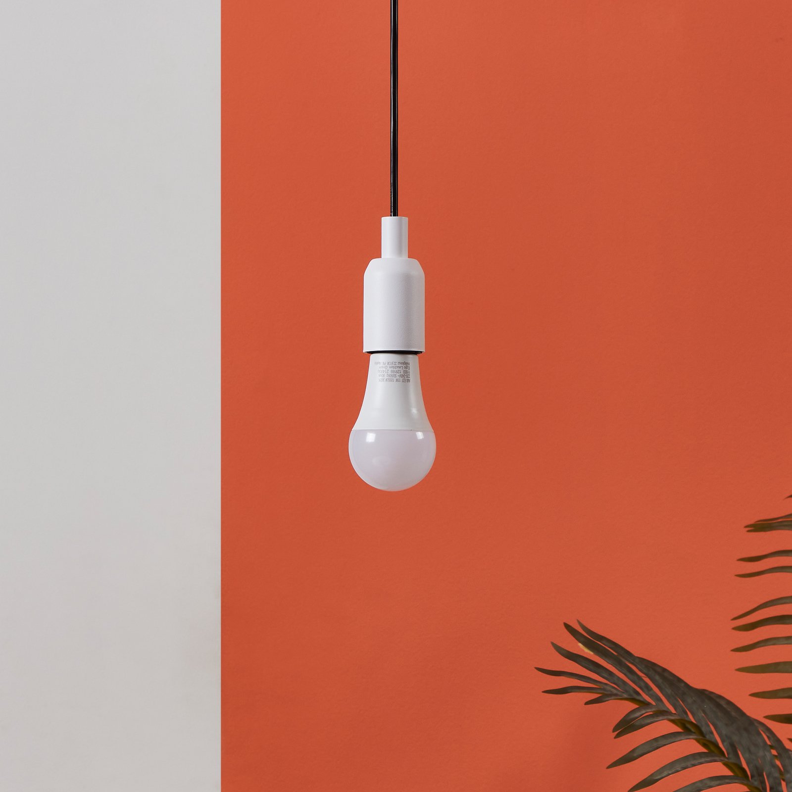 LED izzólámpa E27 A60 11W, meleg fehér, opál