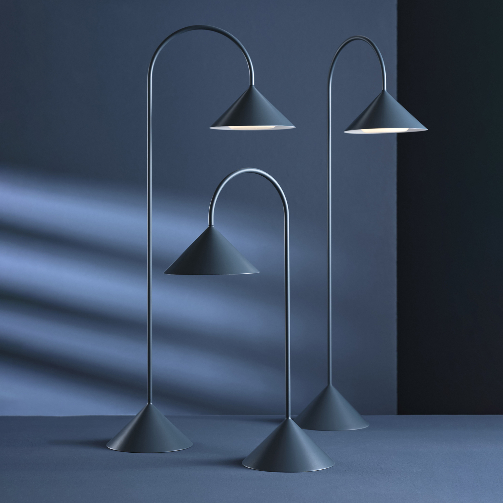 Grasp Portable Lampadaire H72 Matt Petroleum - Frandsen