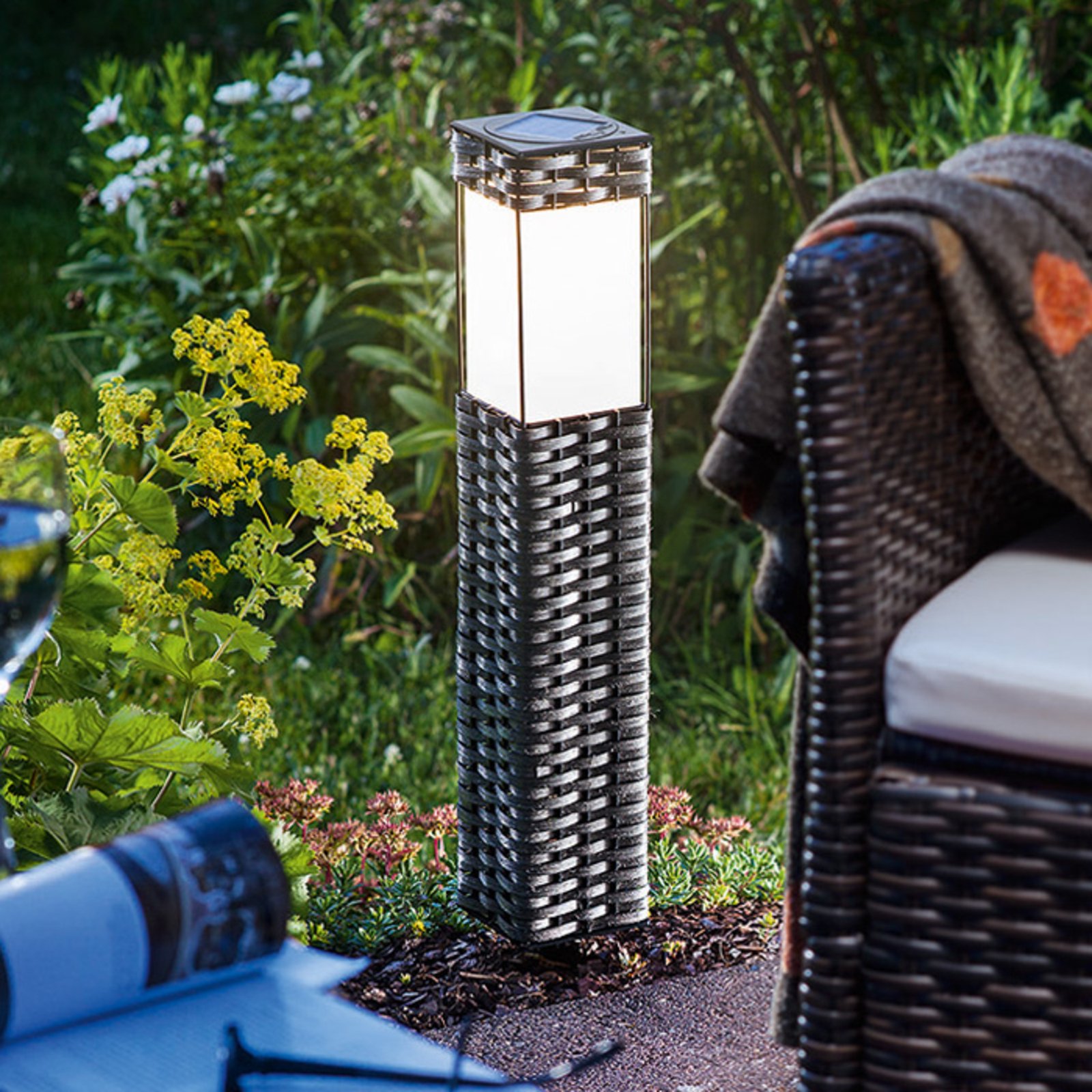 Lampadaire solaire LED Rattan - blanc froid