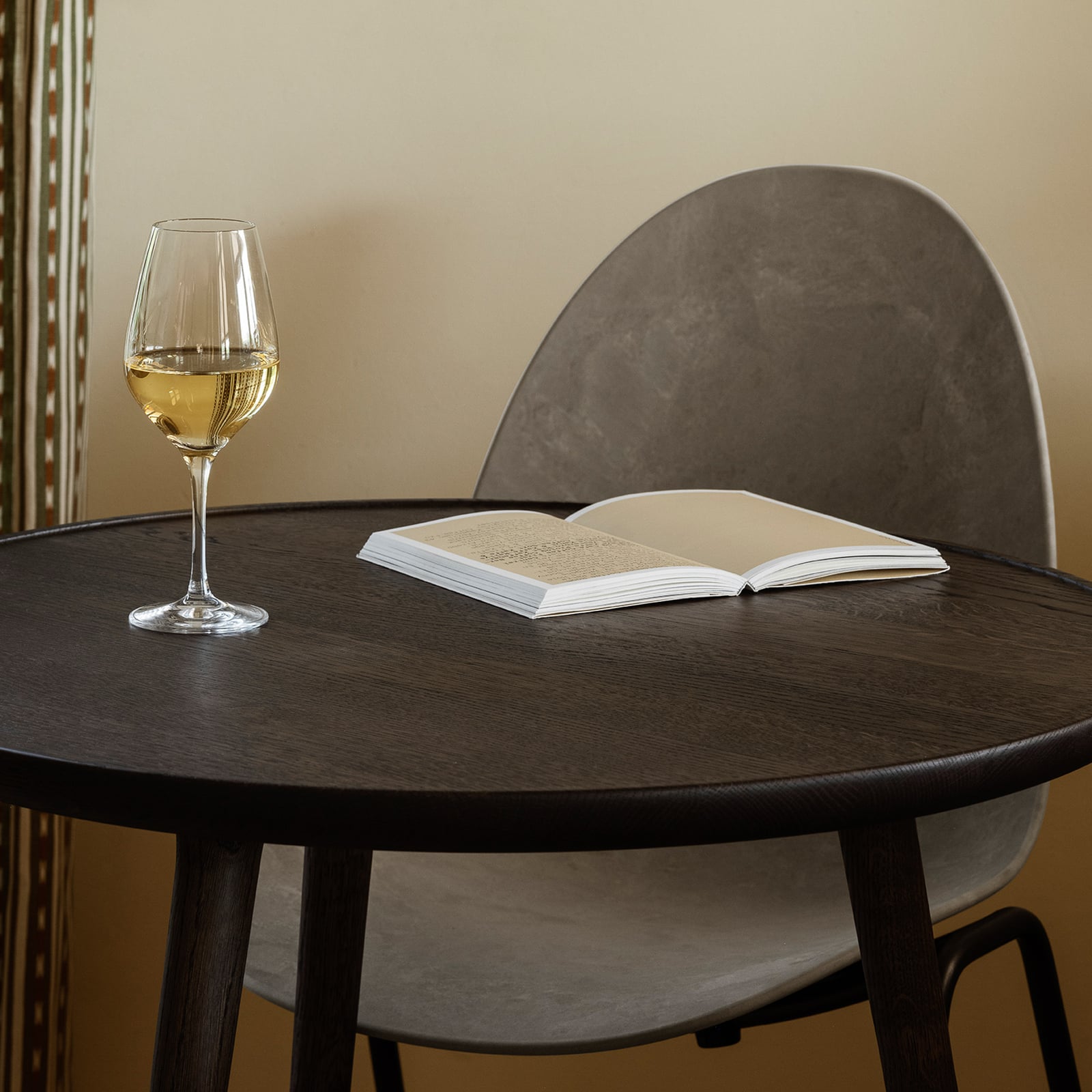 Tabouret de bar Eternity, beige, acier, hauteur 87,5 cm - Mater Tabouret de bar Eternity, beige, acier, hauteur 87,5 cm - Mater