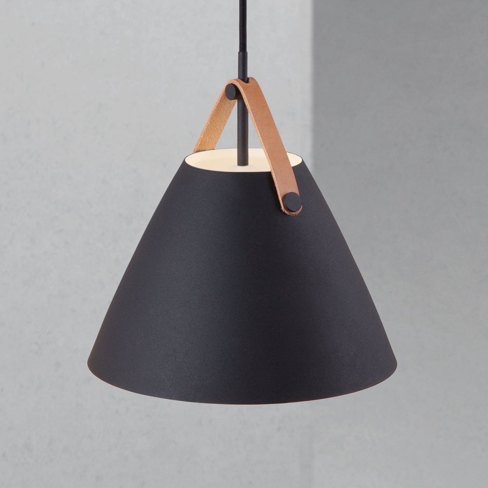 DFTP by Nordlux Lampă suspendată Strap pe negru Ø 27 cm - Camera de zi / sufragerie - Scandinavă - Metal
