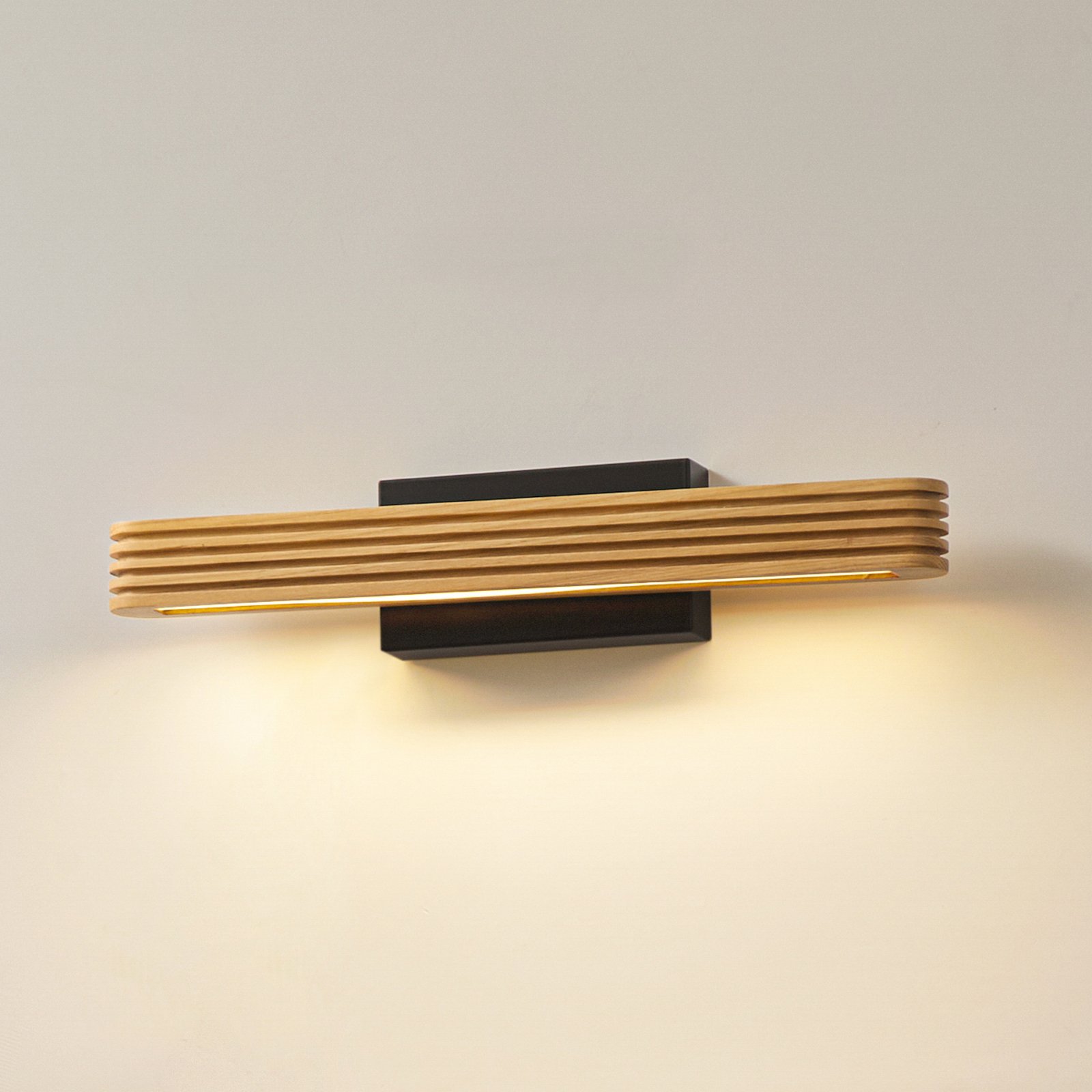 Lucande Applique a LED Lieske, 40 cm, legno, nero