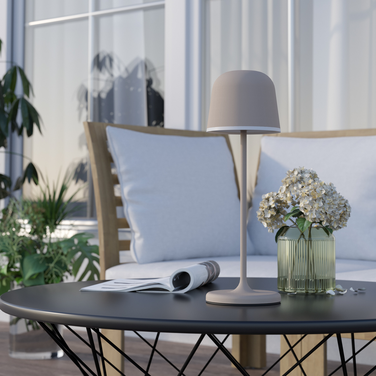 LED настолна лампа Mannera с акумулаторна батерия, пясък