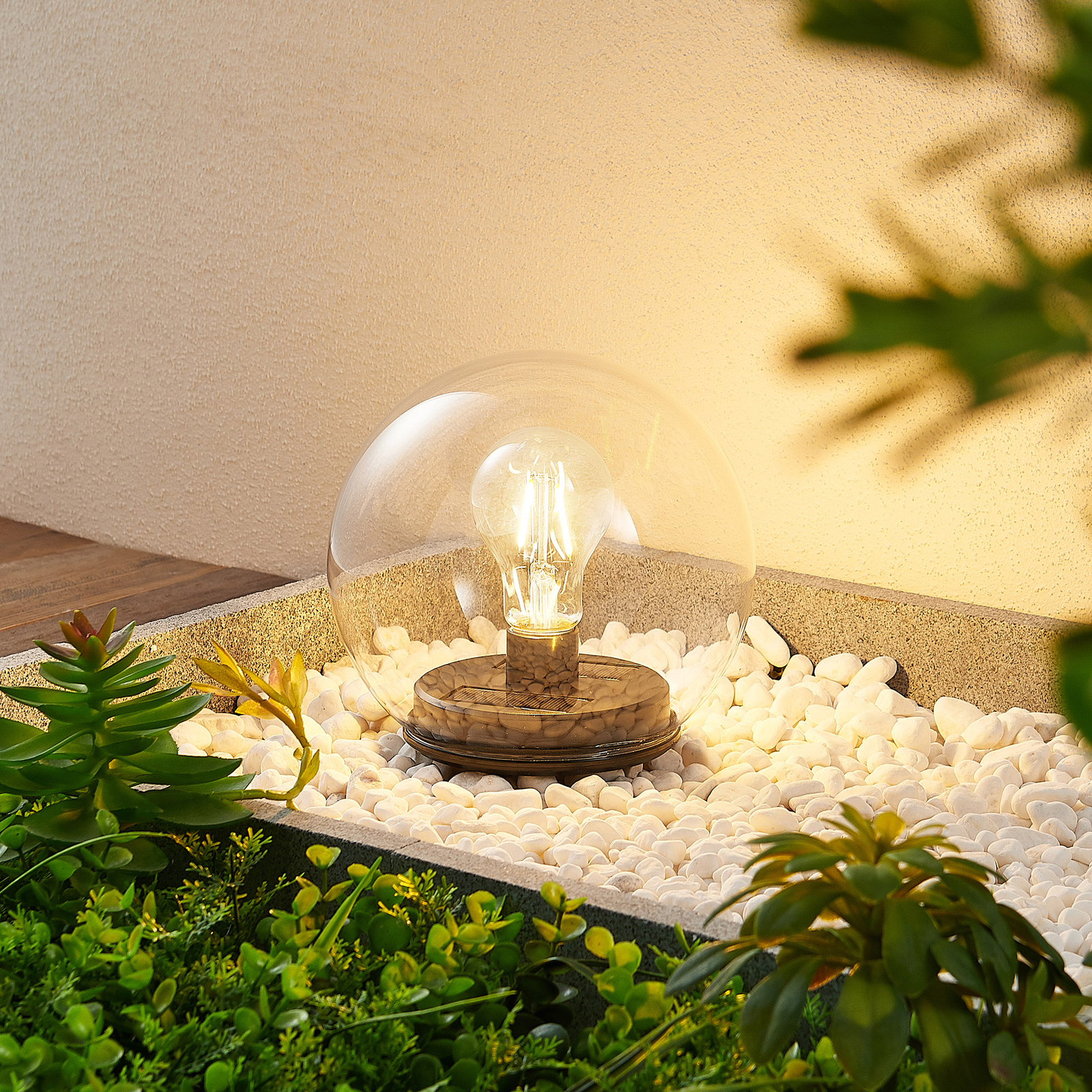 Lindby Roana lampe solaire LED jardin et table