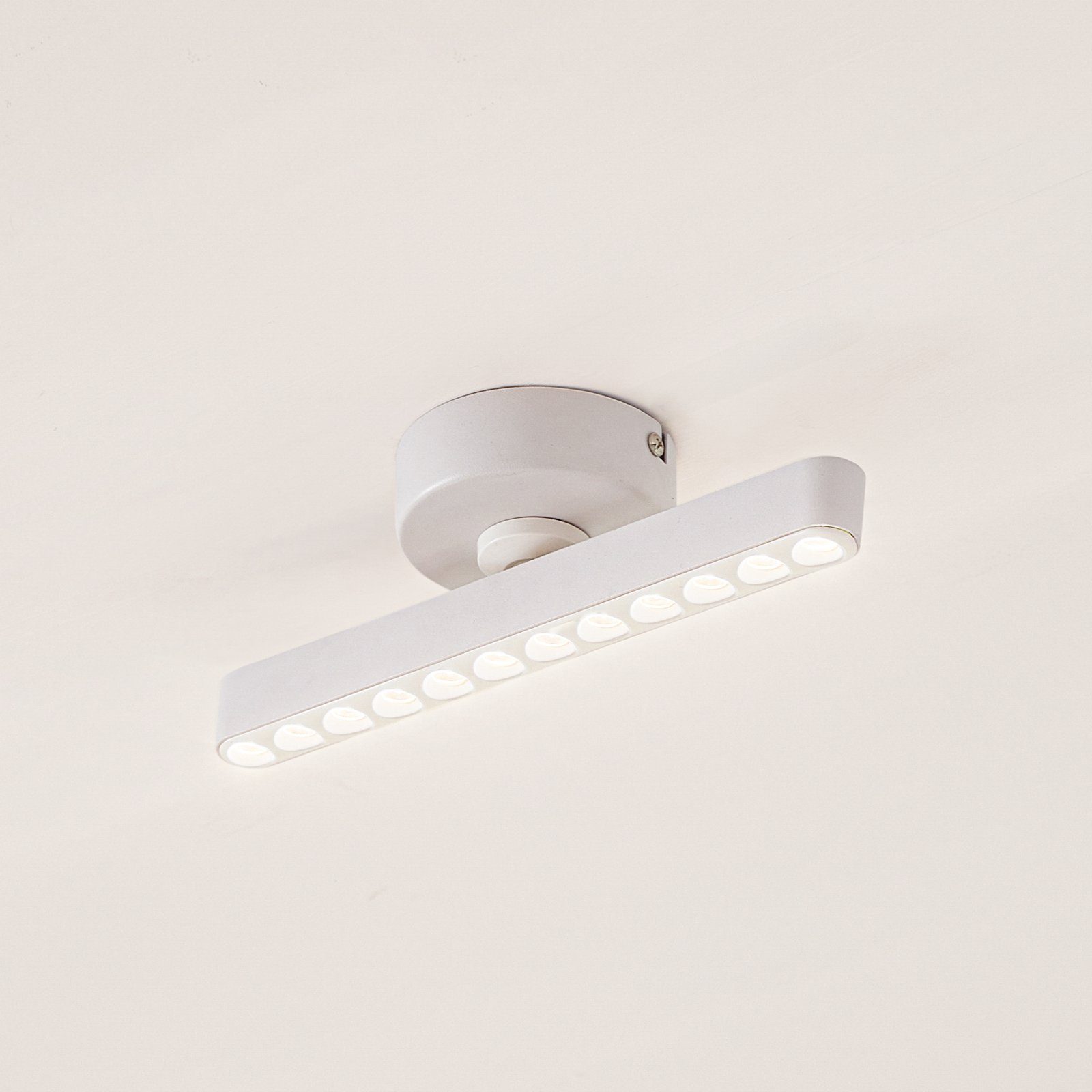 Lindby LED прожектор Eldrin, бял, 9W, 1 лампа, желязо