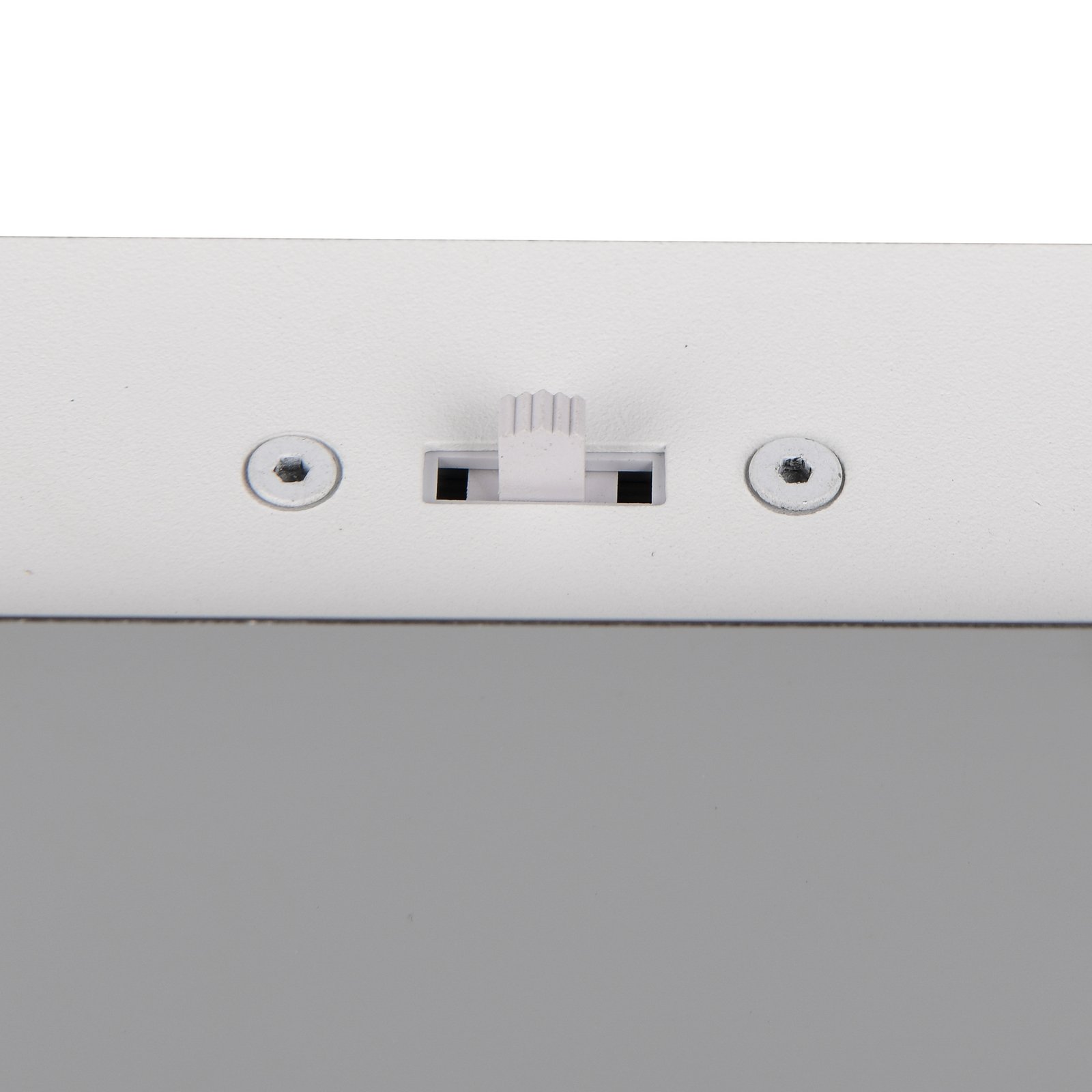 LED lógó lámpa Flynt, hossza 97 cm, króm színű fém, 4 izzós. LED lógó lámpa Flynt, hossza 97 cm, króm színű fém, 4 izzós.