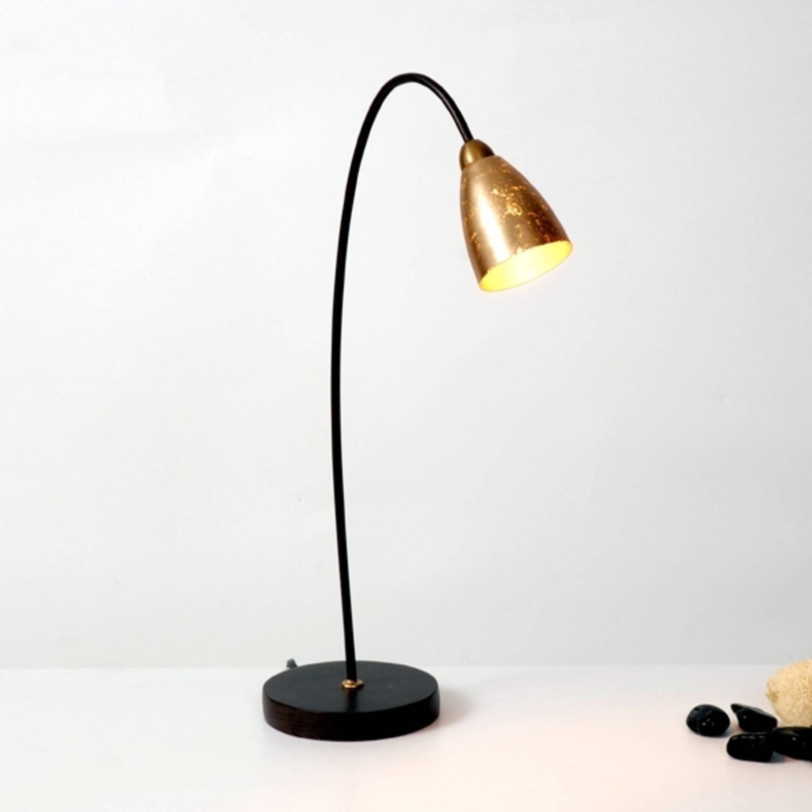 Valuable table lamp Alice, gold shade