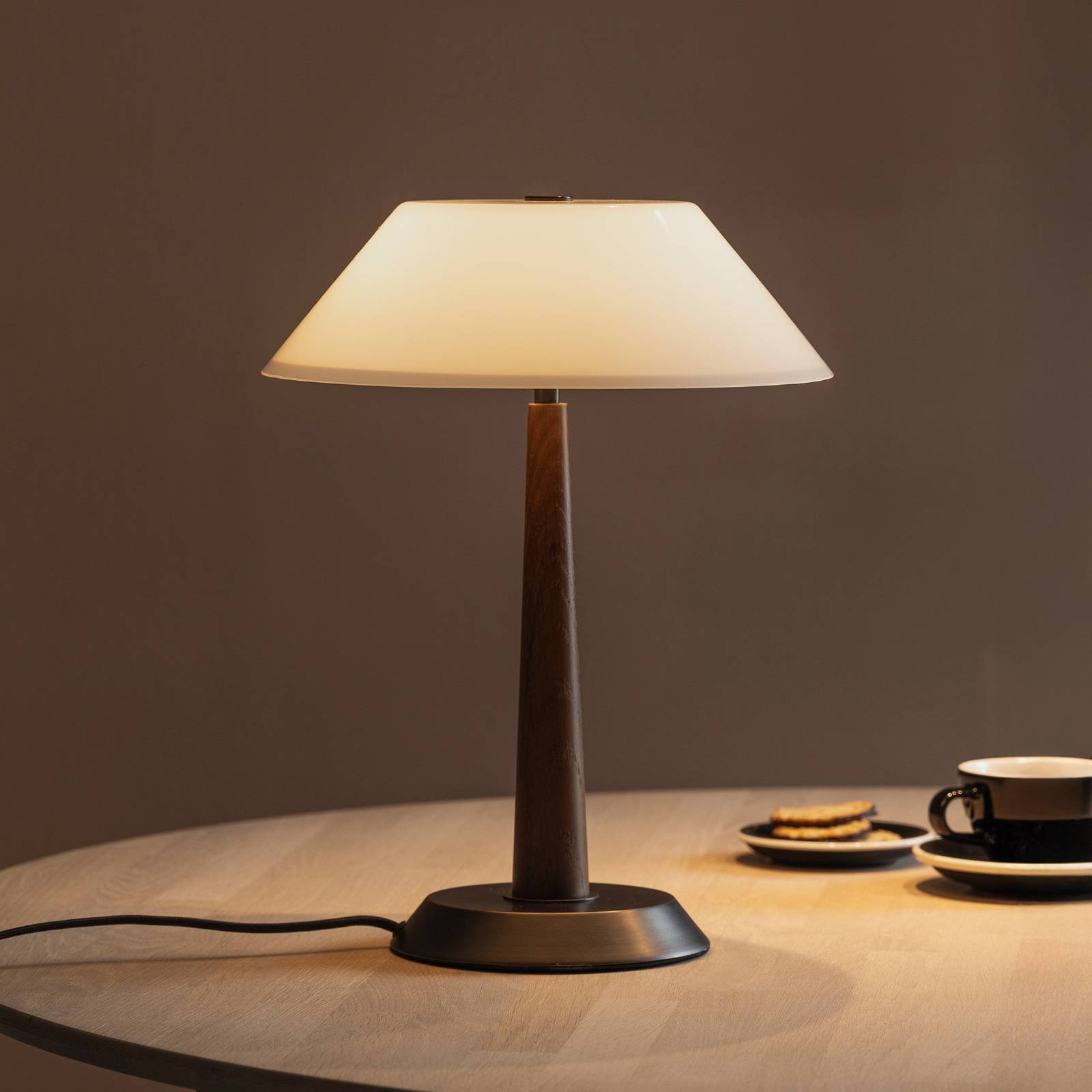 Lampa stołowa Globen Lighting Ligna, wysokość 39 cm, biała/brązowa/dębowa