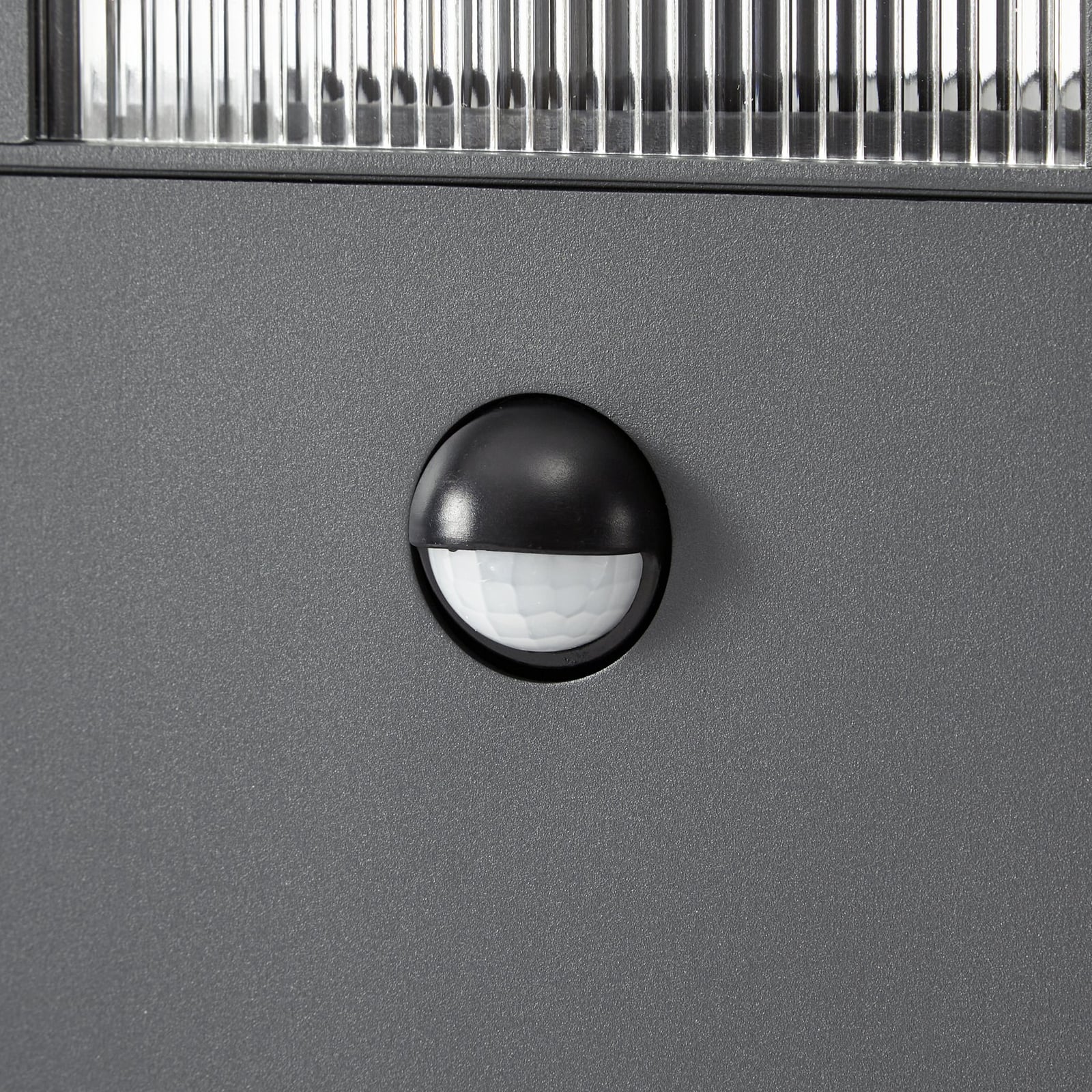 Peldar Wegeleuchte, 80 cm, anthrazit/geriffelt, Sensor - Lindby