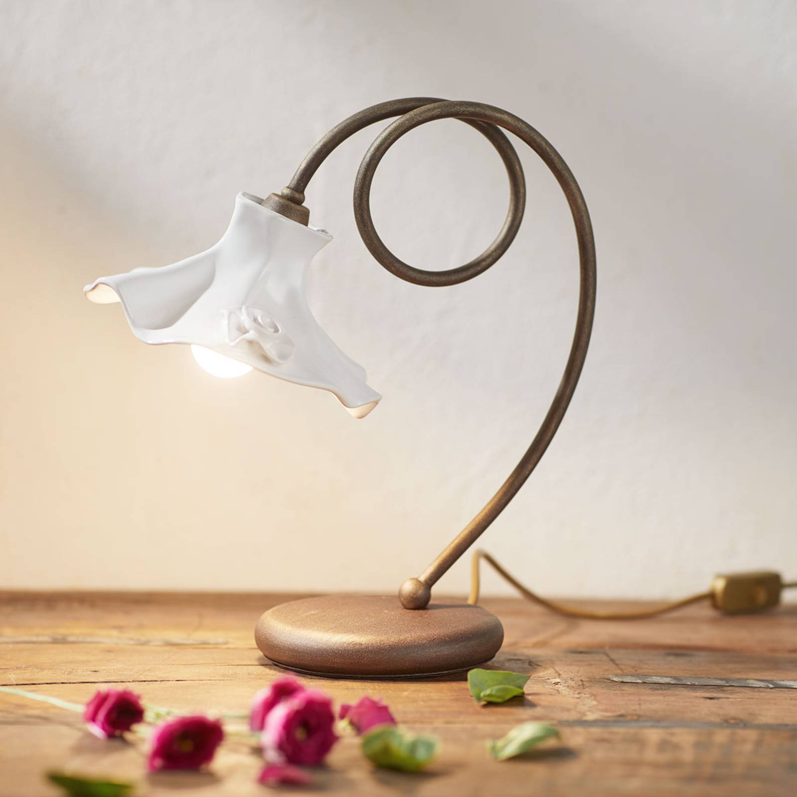 Ferroluce Stolní lampa Eleonora s keramickým stínidlem