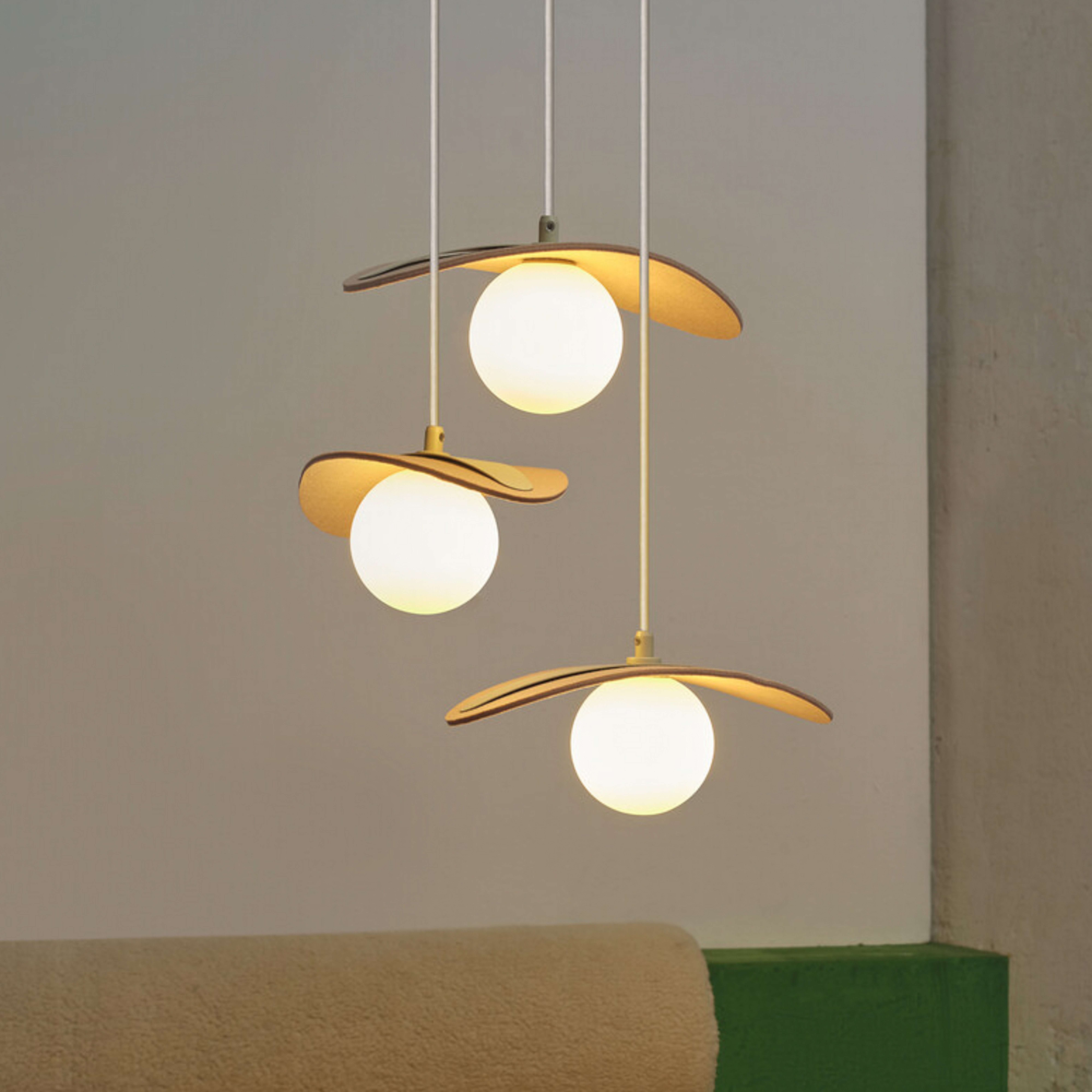 OSRAM висяща лампа Decor Pearl, 3-пламъчна, бежова, филц, G9