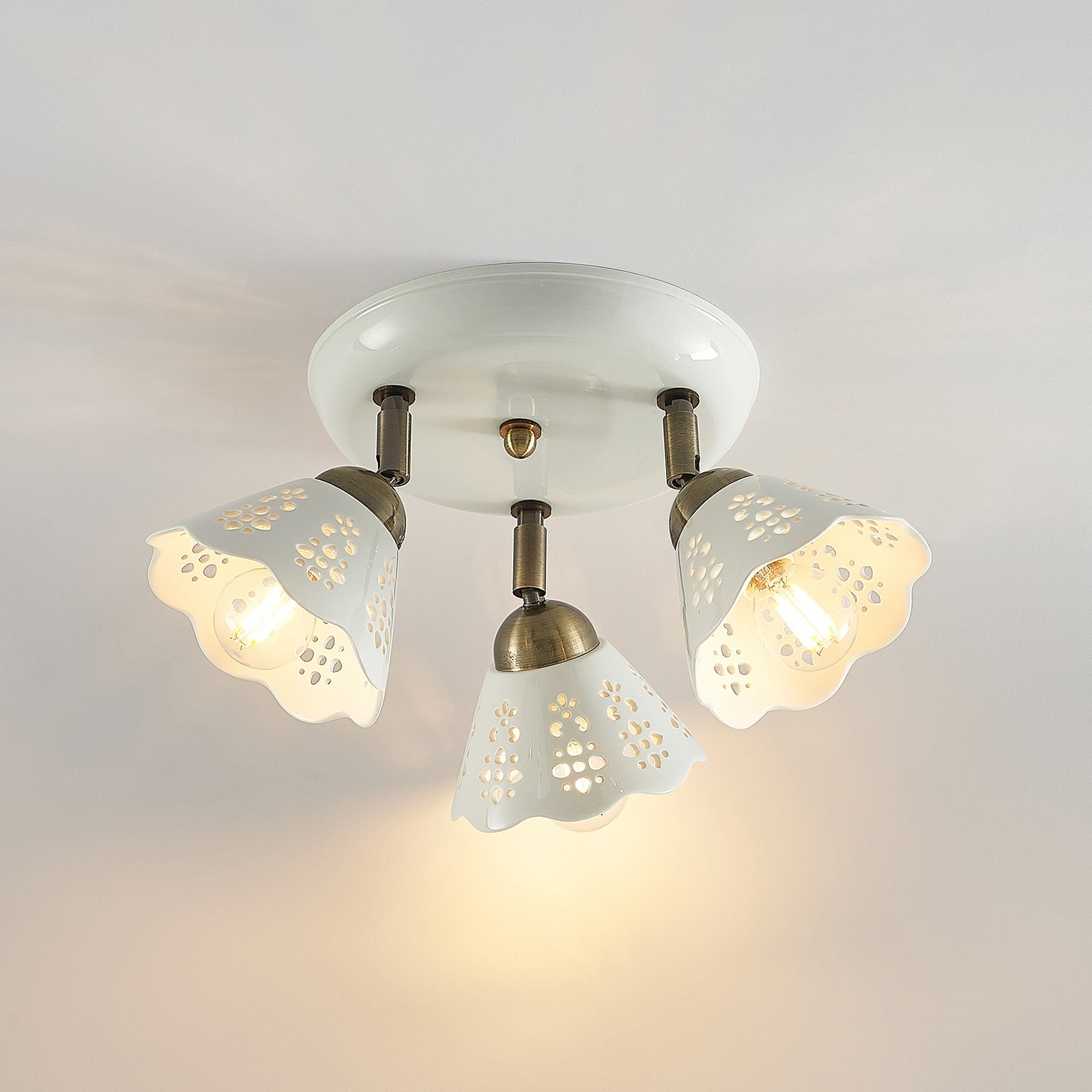 Lindby Deckenstrahler Efgenia, Ø 40 cm, 3-flg., Keramik, E14
