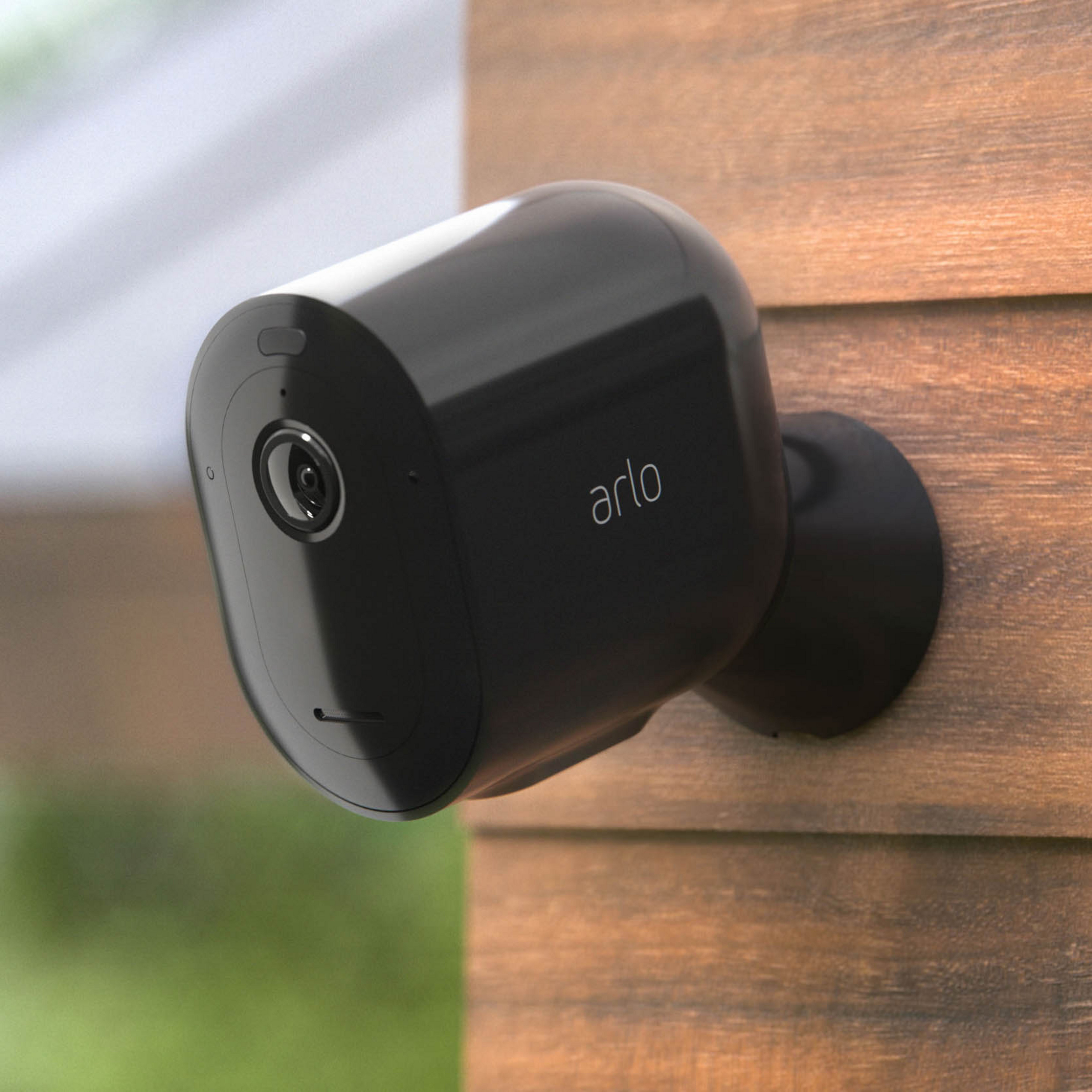 Sistema di sicurezza Arlo Pro 4 con 3 telecamere