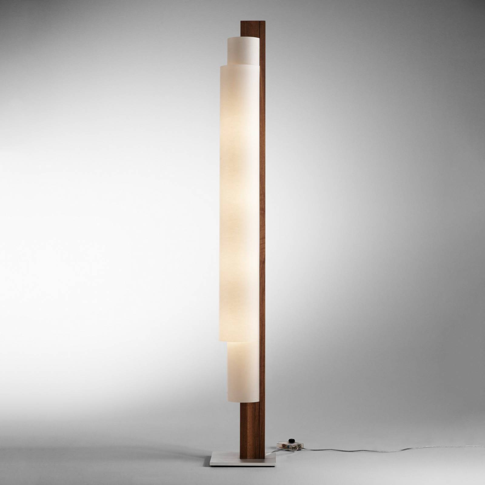 Image of Lampadaire LED Stele en bois de noyer 4029628821237