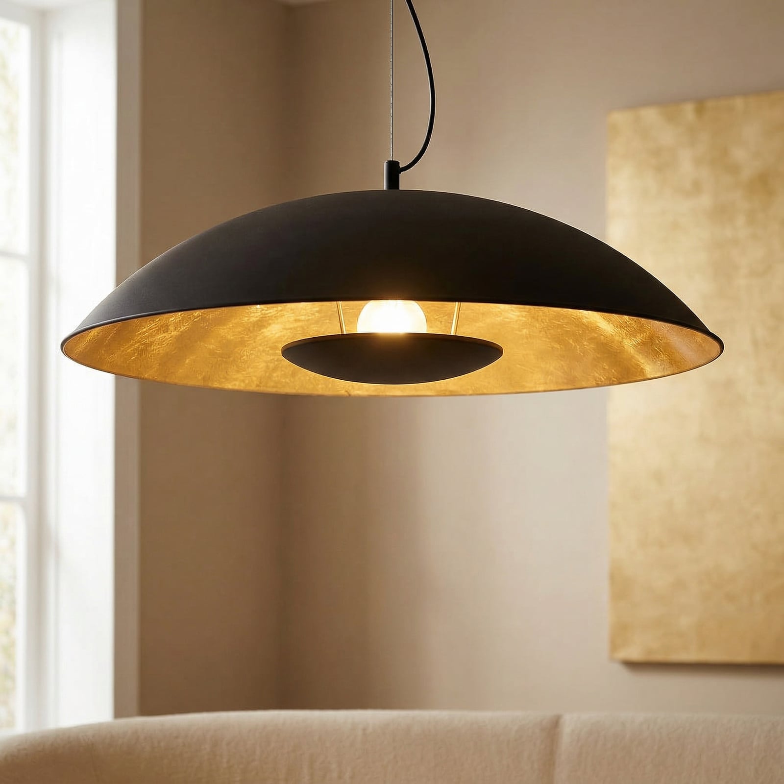 Lindby Pendelleuchte Emilienne, schwarz, goldfarben, Ø 60 cm