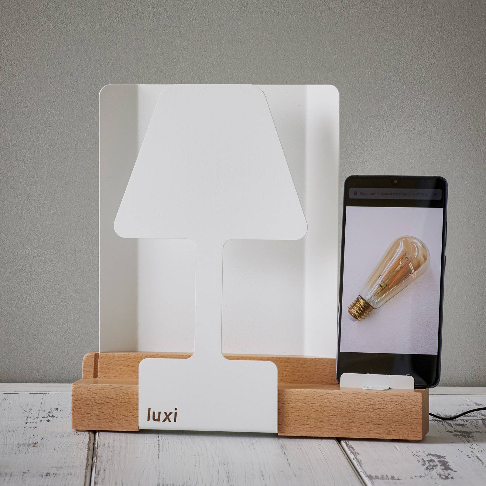 LED-Tischleuchte Luxi mit integrierter Ladestation günstig online kaufen