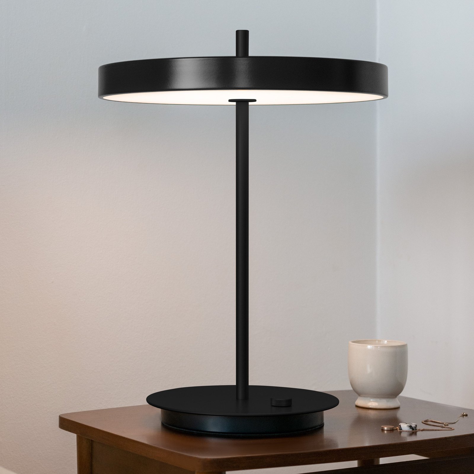 UMAGE LED stolna lampa Asteria Table, USB, crna/crna