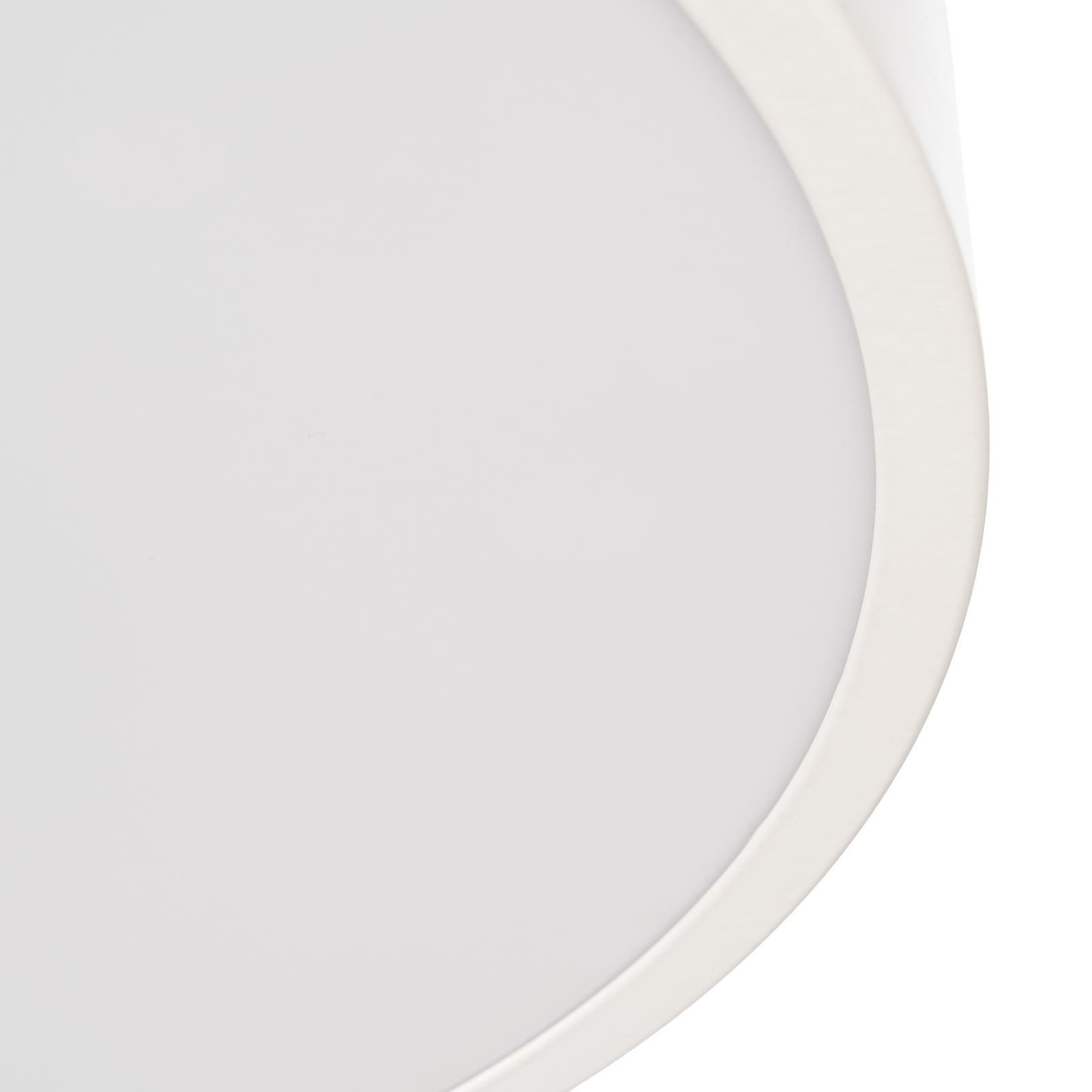 Plafón LED Lynorri de PRIOS, Ø 32 cm, blanco, acabado en madera Plafón LED Lynorri de PRIOS, Ø 32 cm, blanco, acabado en madera
