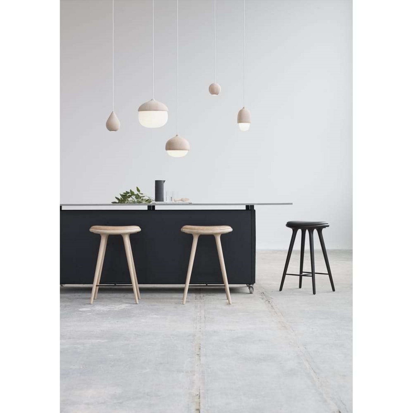 High Stool H69 Black Beech - Mater