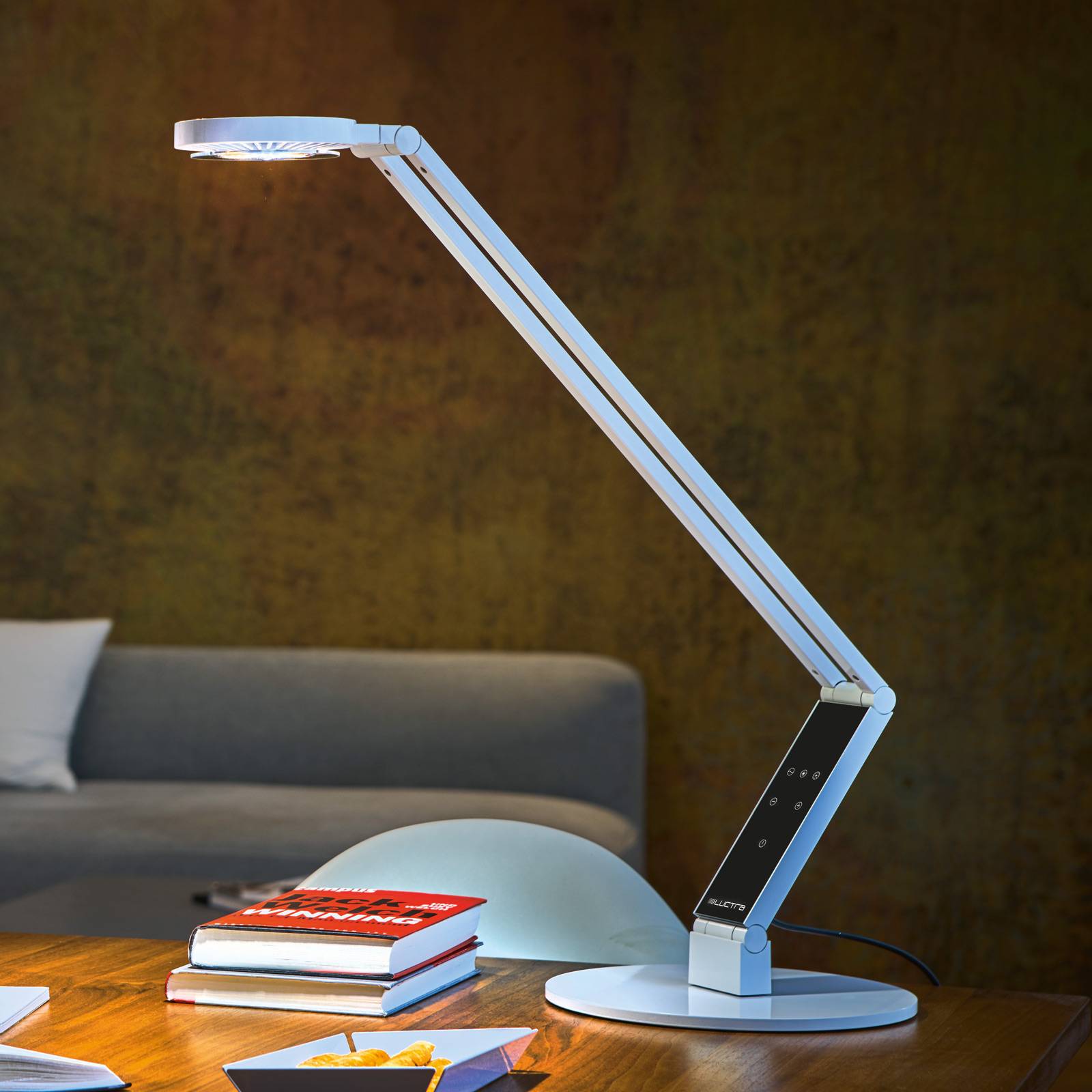 Image of Luctra Table Radial lampe à poser LED pied blanche 4005546912998