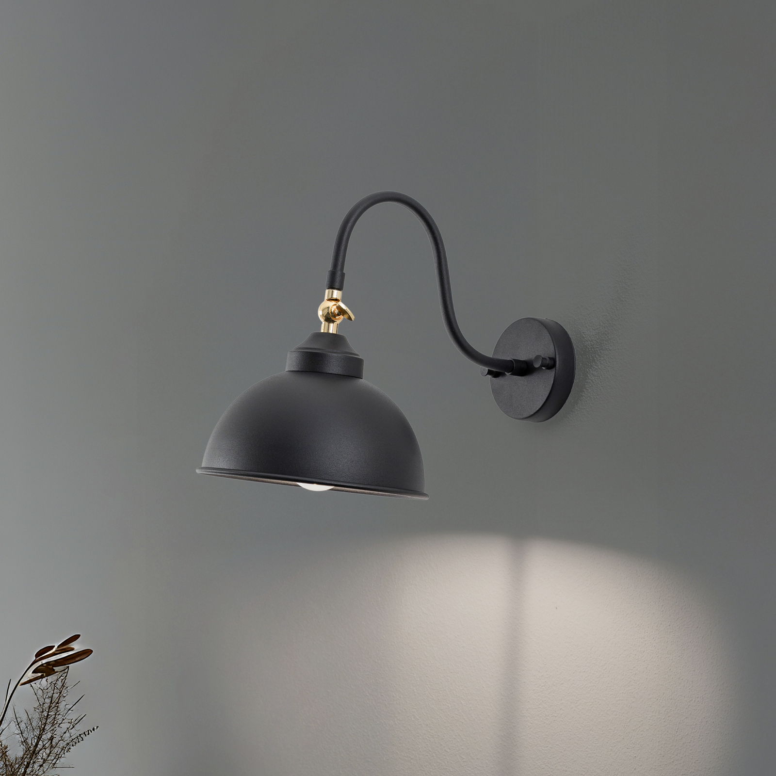Saglam 3742 wall light, adjustable, black