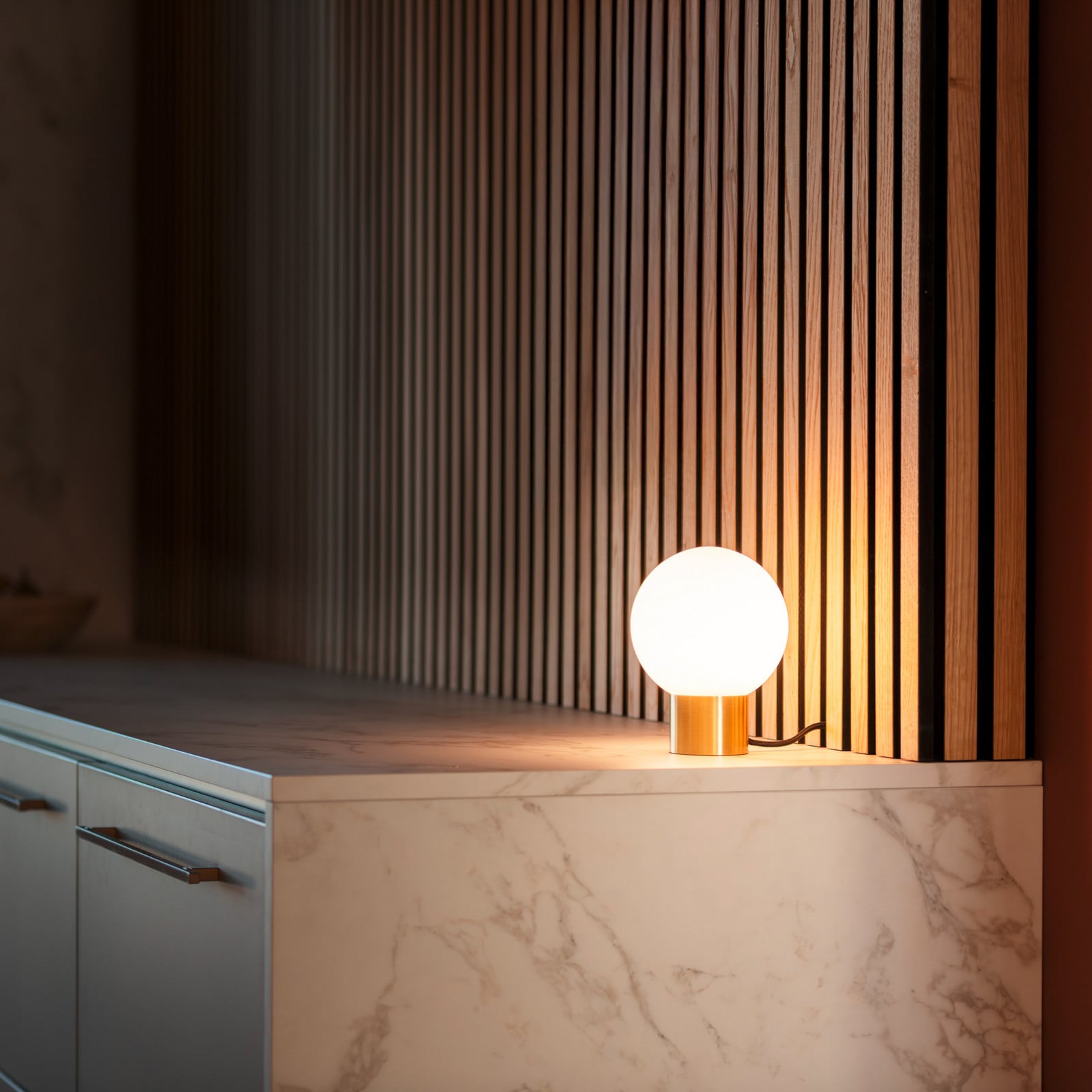 Tiny Sun tafellamp, brons, wit glas, G9-fitting SLV - Slaapkamer - 1 lamp
