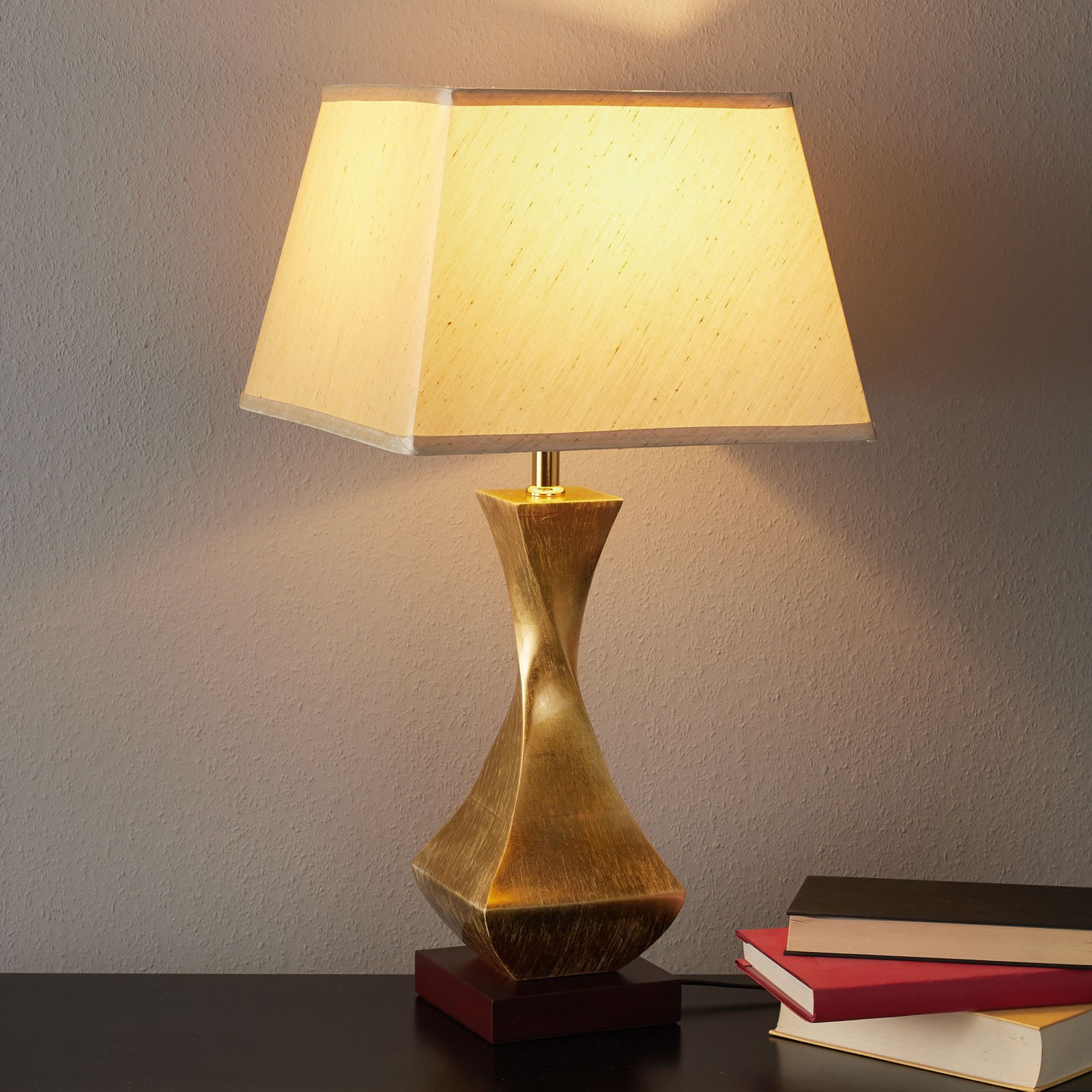 Llamativa lámpara de sobremesa Deco, base dorada