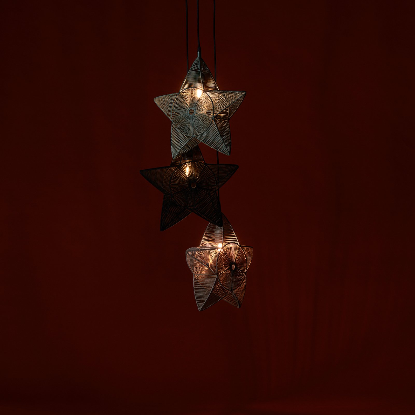 PR Home Regina dekoratīvā metāla zvaigzne ar dziju smilškrāsas krāsā
