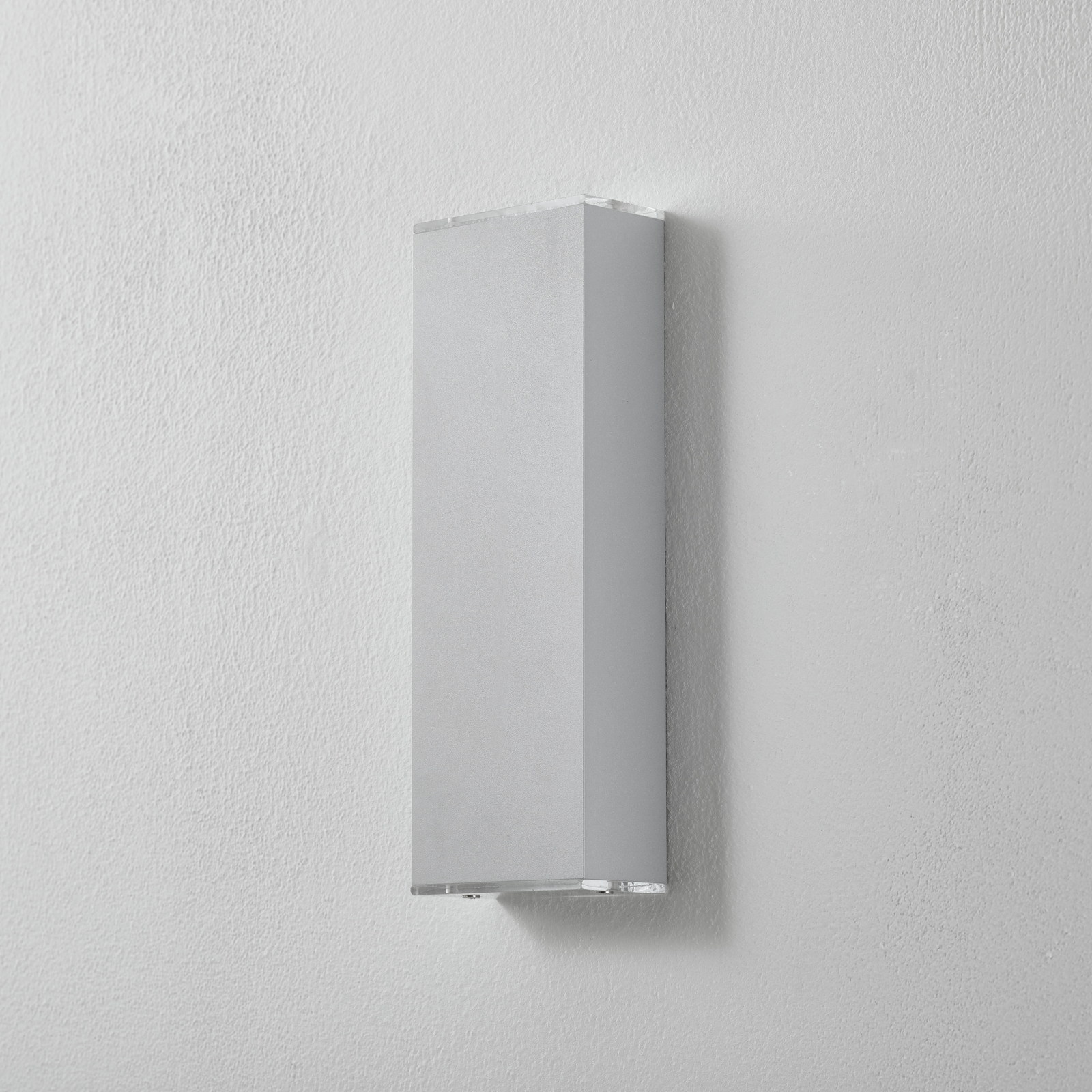 Lucande Anita LED-væglampe, sølv, højde 26 cm