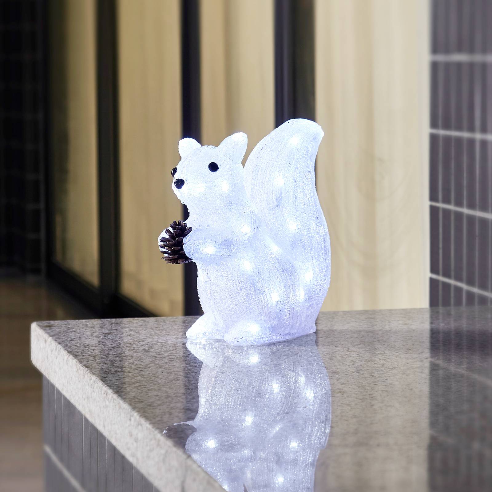 Lindby Yuki figurine déco LED plastique écureuil