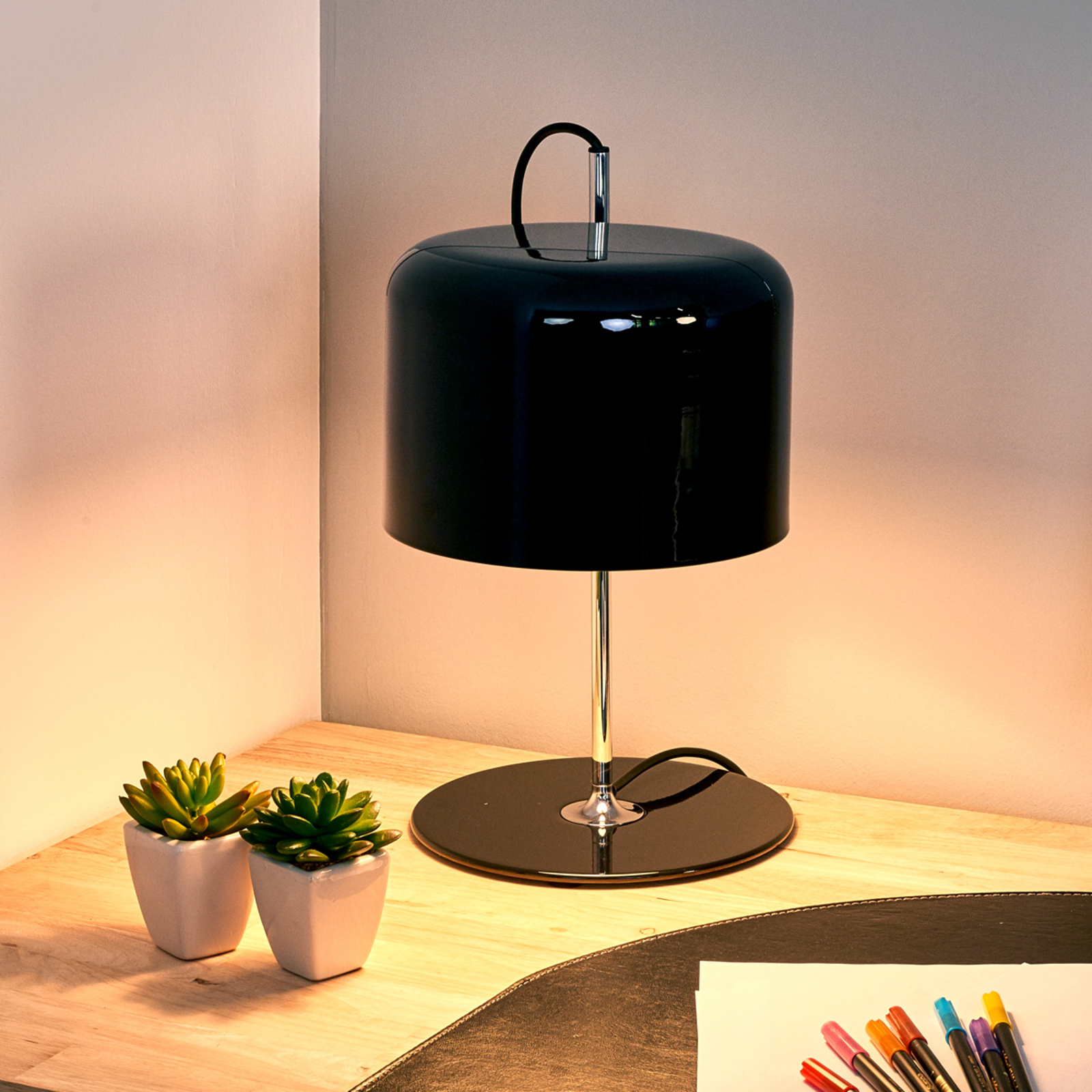 Oluce Coupé - timeless design table lamp black