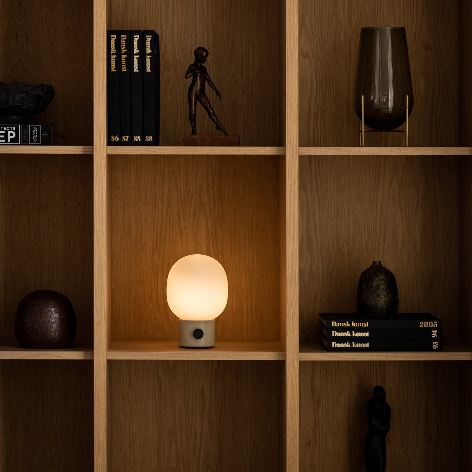 JWDA Portable Tischleuchte Alabaster White - Audo Copenhagen