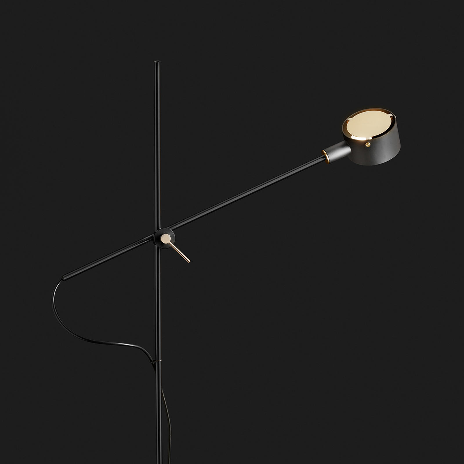 Oluce G.O. 352 lampa stojąca LED, czarna