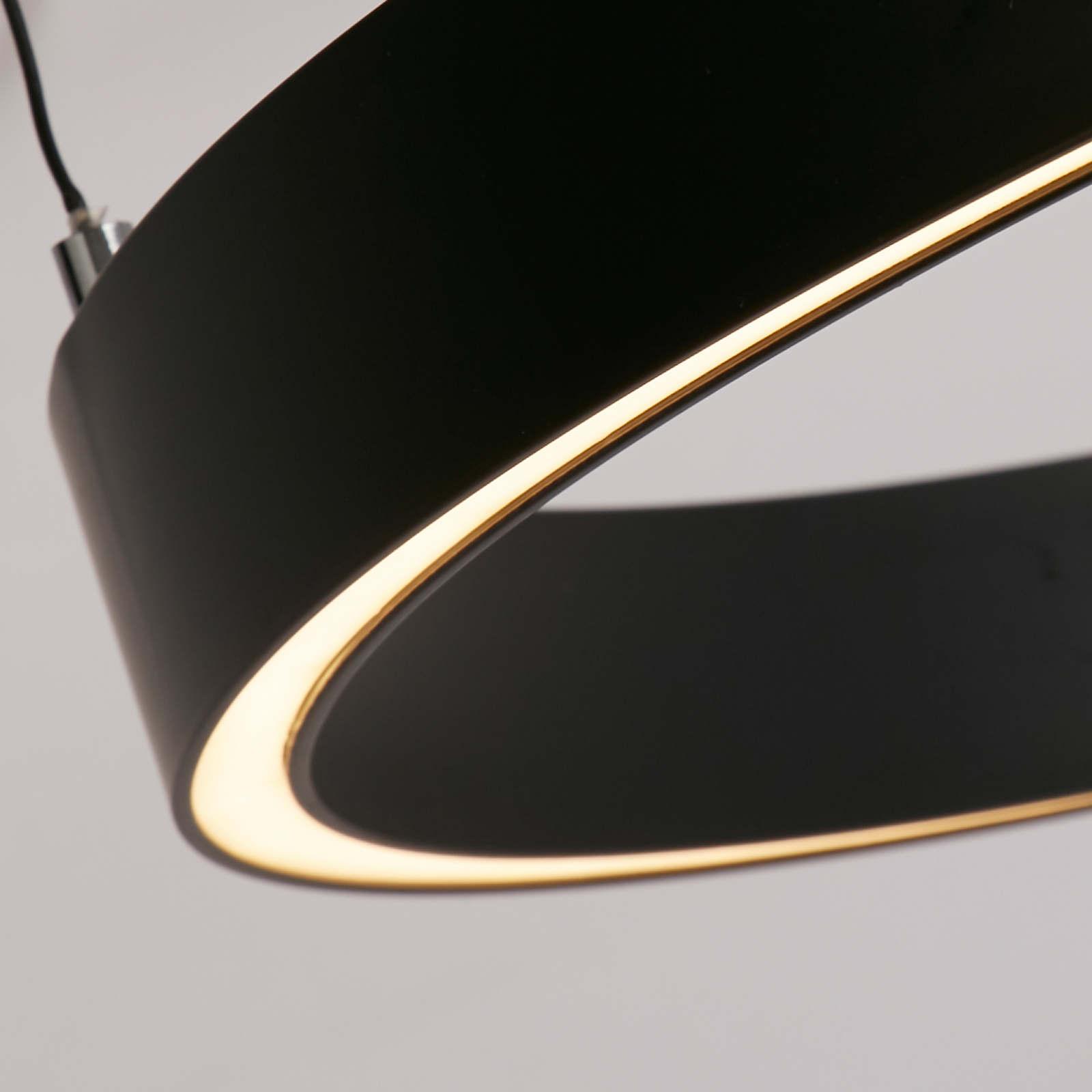 Żyrandol LED Layla, czarna, Ø 64 cm CCT, z regulacją wysokości