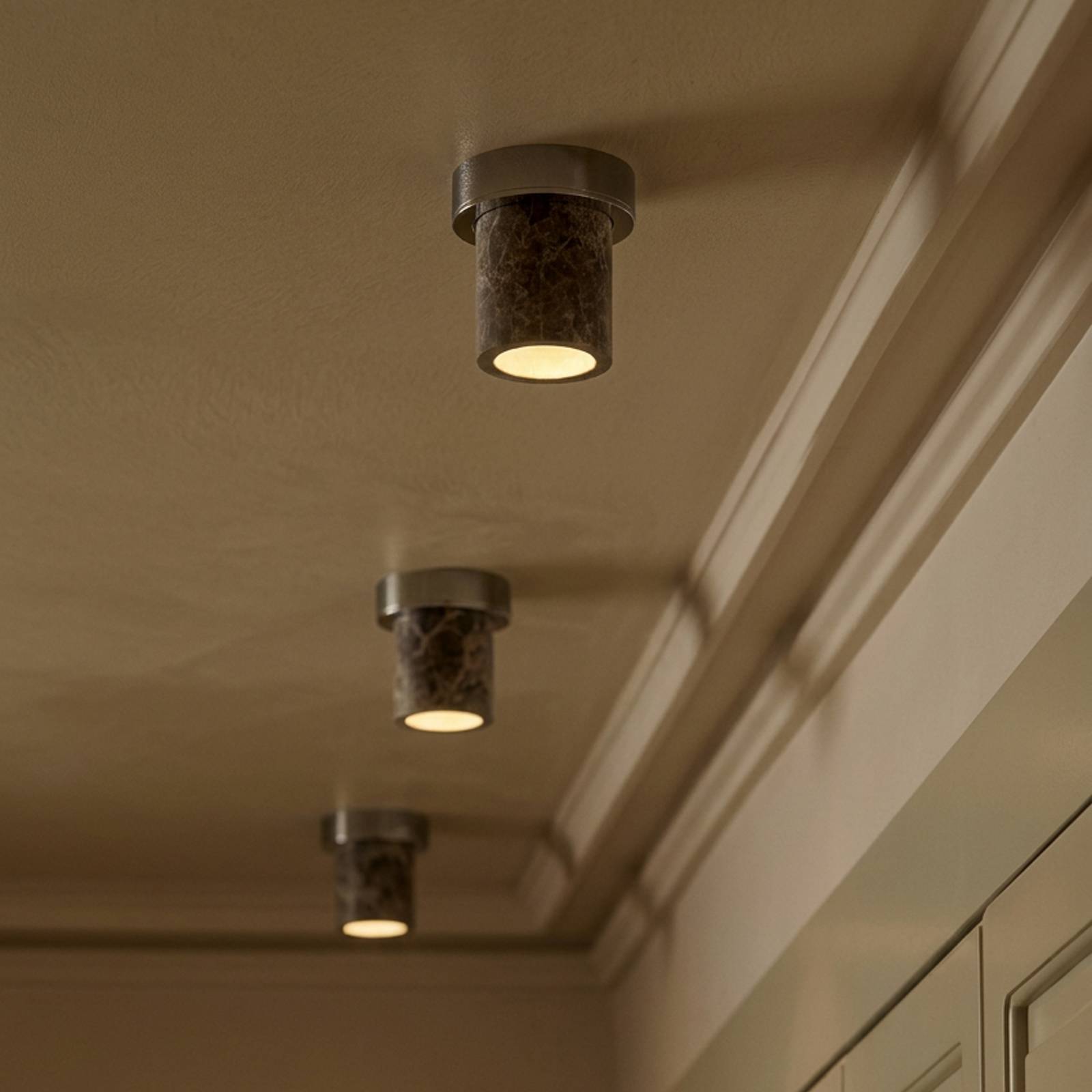 Lampa sufitowa Miss Marble, szara/mosiężna patynowana, GU10 MR11