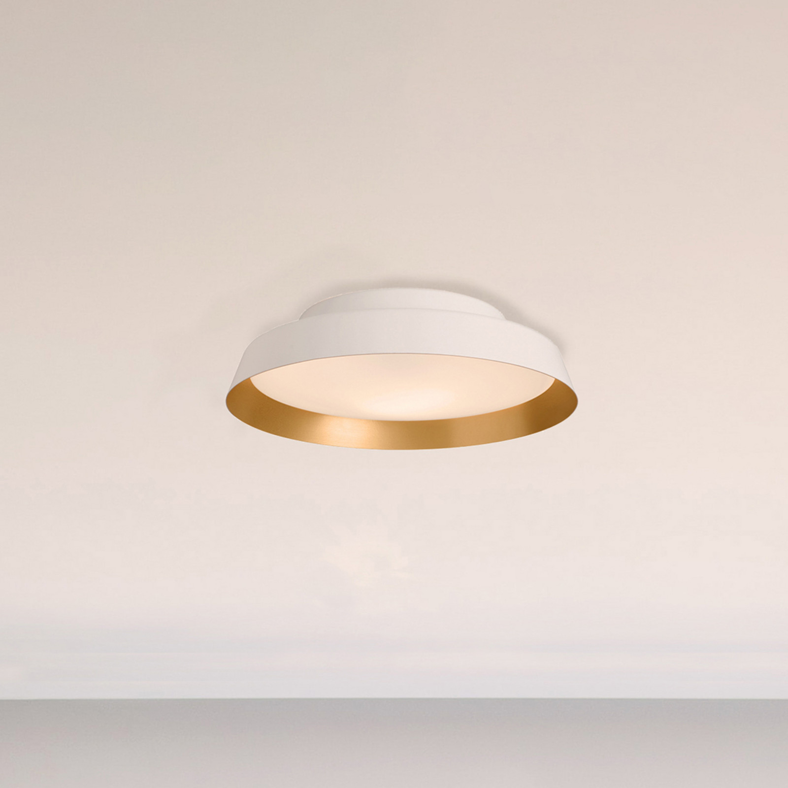 Carpyen Plafonieră LED Boop! Ø54cm alb/auriu - Camera de zi / sufragerie - design - alb auriu opal - Metal