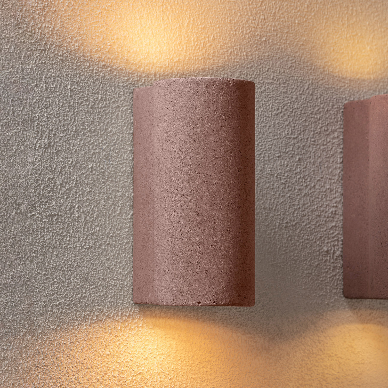 °3 CONCRETE PRIMARY SHAPE væglampe, rød, beton, G9 – Serax °3 CONCRETE PRIMARY SHAPE væglampe, rød, beton, G9 – Serax