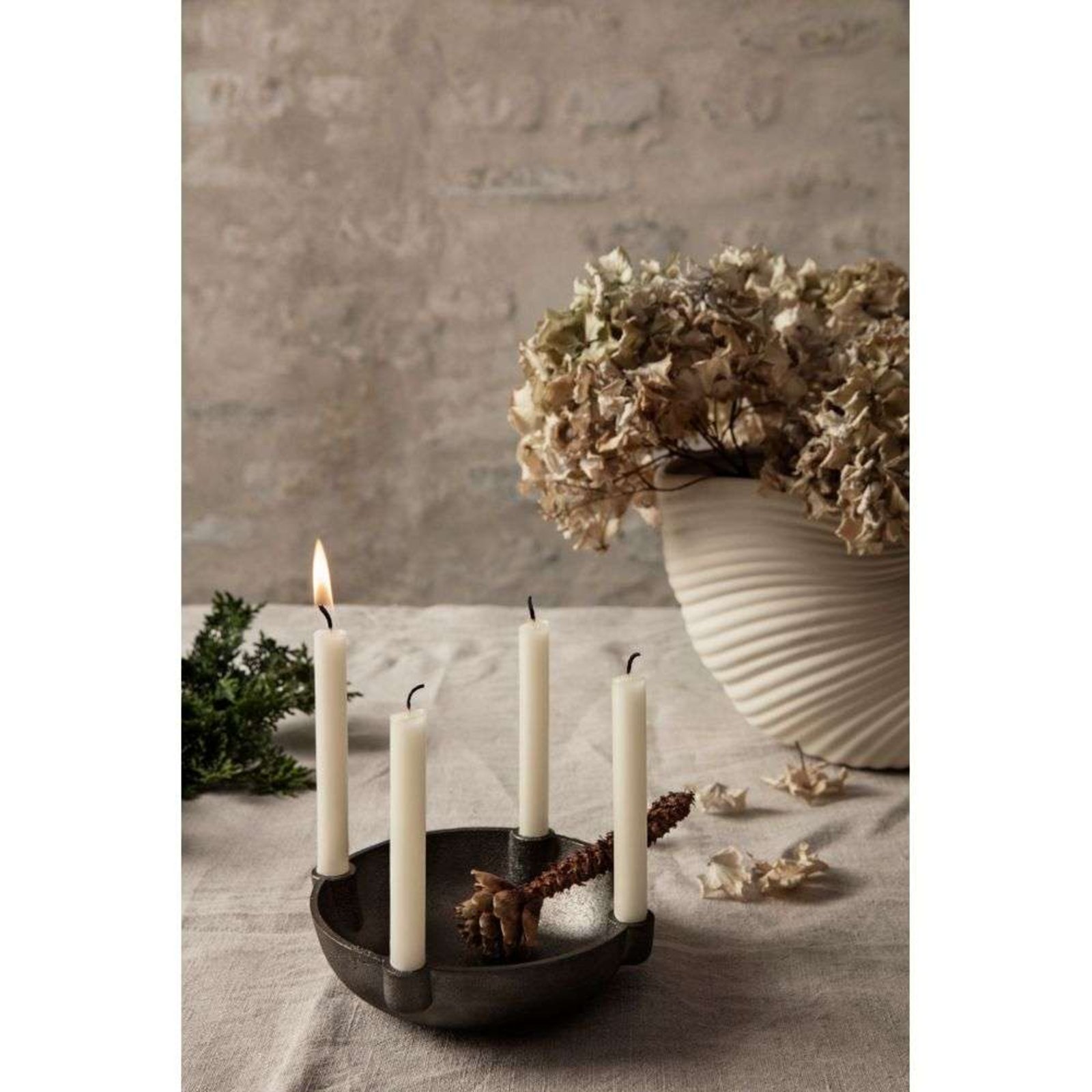 Bowl Kynttilänjalka Small Black Brass - Ferm Living