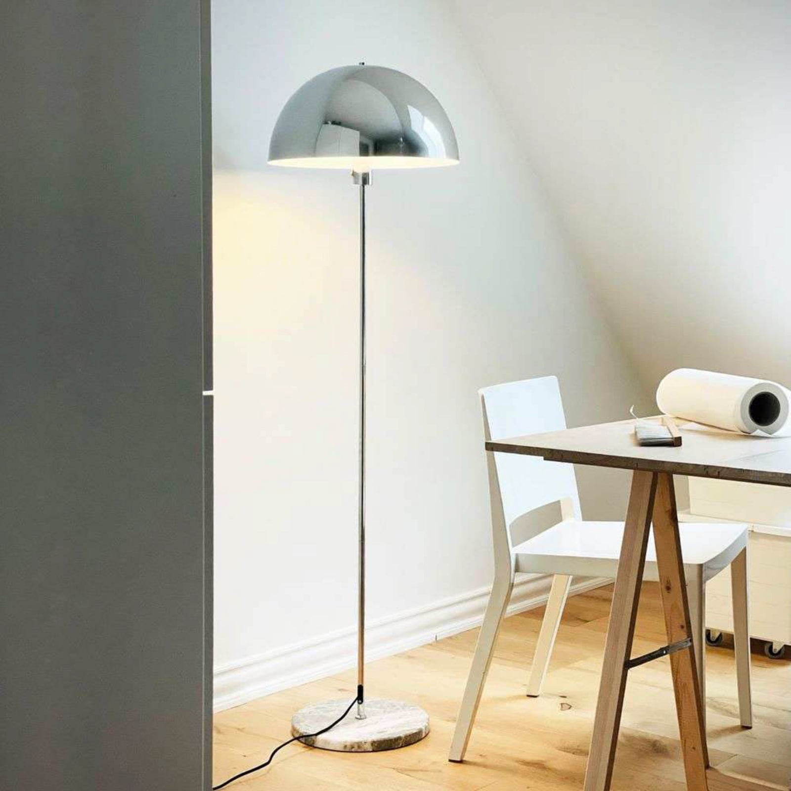 Dyberg Larsen Φωτιστικό δαπέδου Stockholm, ύψος 143 cm Μέταλλο/Μάρμαρο