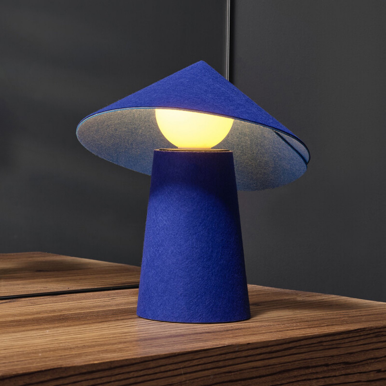 OSRAM LED-batteridrevet bordlampe Decor Flip, blå, filt, dimmer