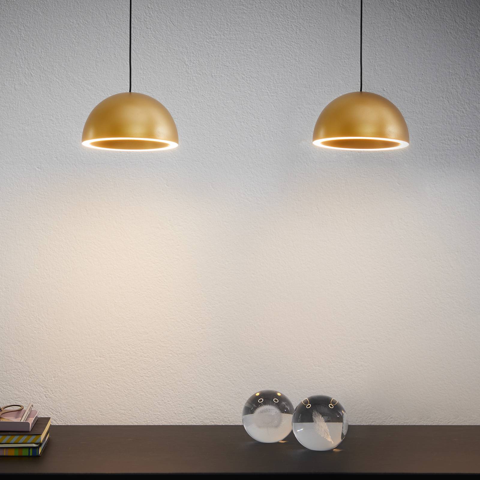 LOOM DESIGN Lampa wisząca LED Curve aluminium kolor złoty Ø 14cm