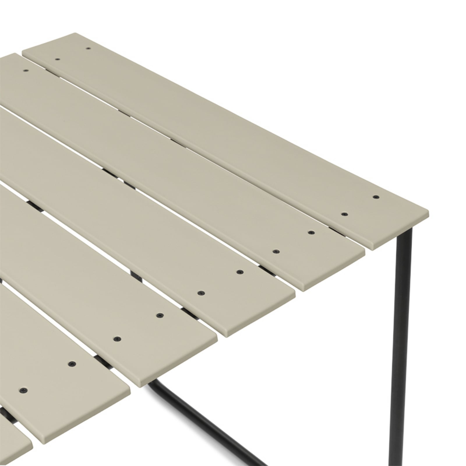 Table OCEAN, couleur sable, plastique, 70 cm x 70 cm - Mater Table OCEAN, couleur sable, plastique, 70 cm x 70 cm - Mater