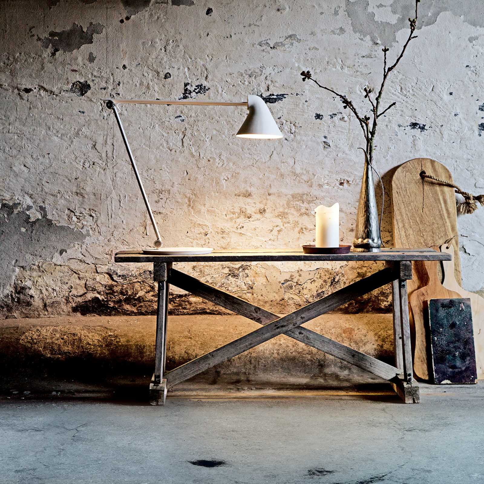 NJP Table Lamp with Base 2700K White - Louis Poulsen