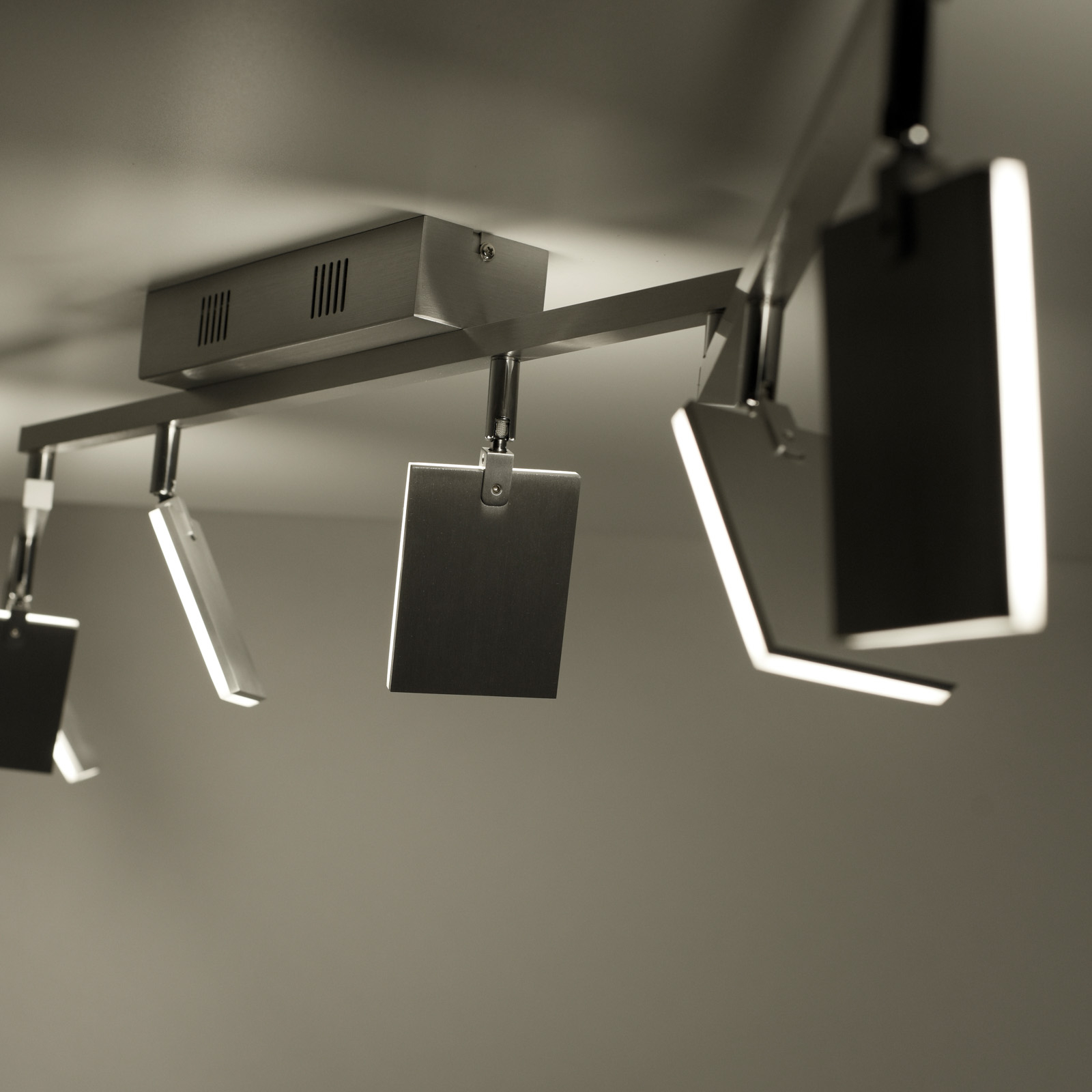 PURE Mira ceiling lamp 6-bulb remote CCT aluminium