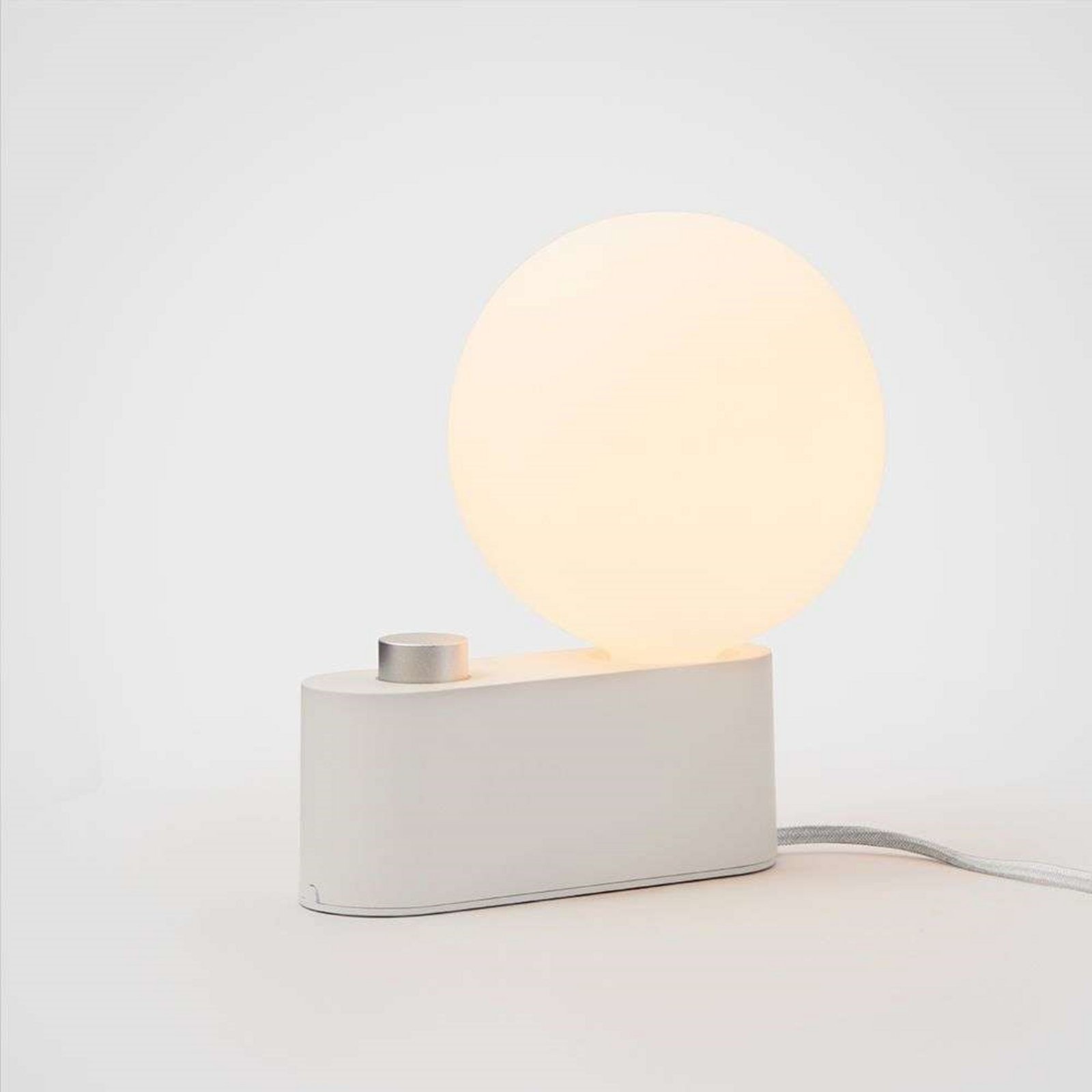 Alumina Bordslampa Chalk w/Sphere IV - Tala