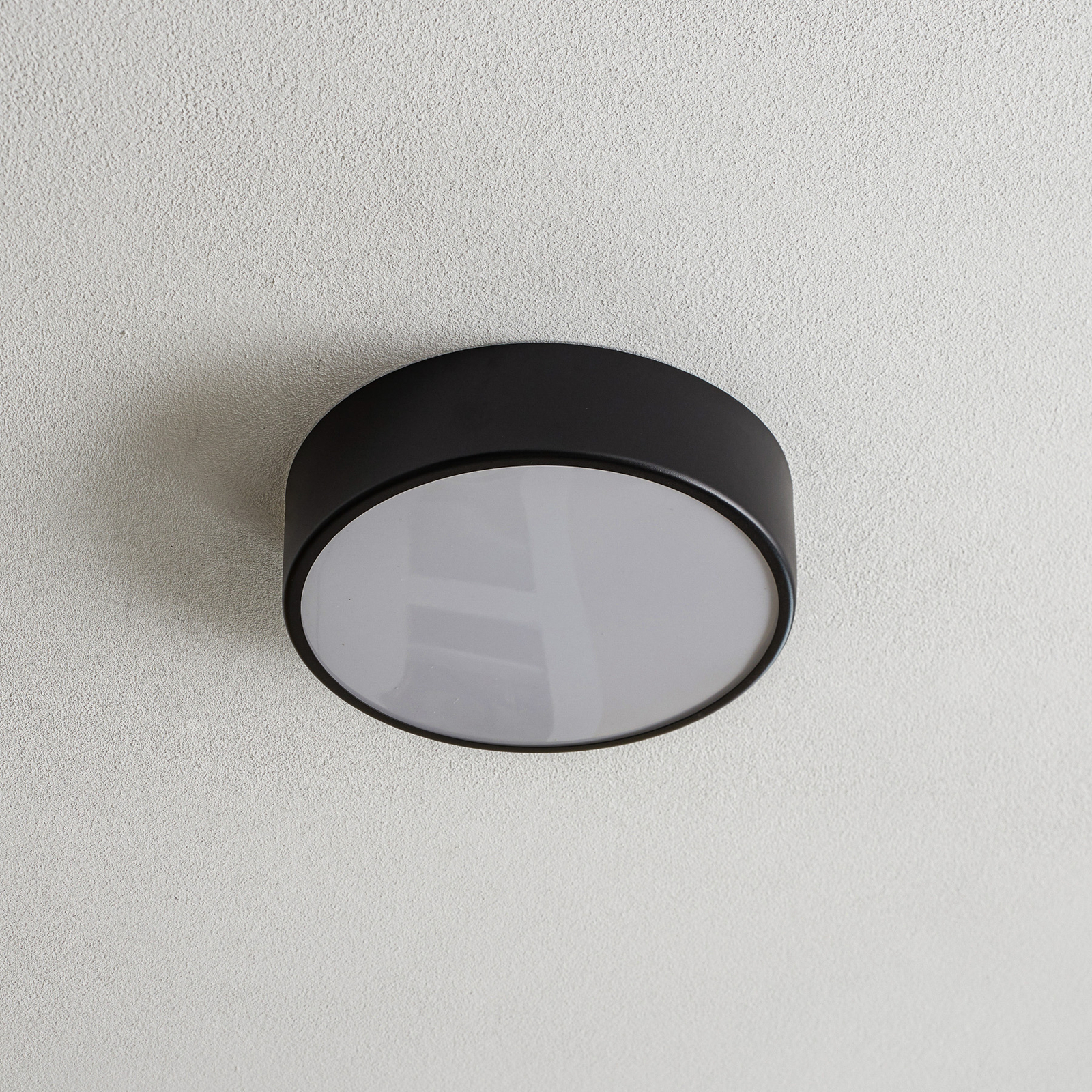 Cleo 300 ceiling light, IP54, Ø 30 cm black